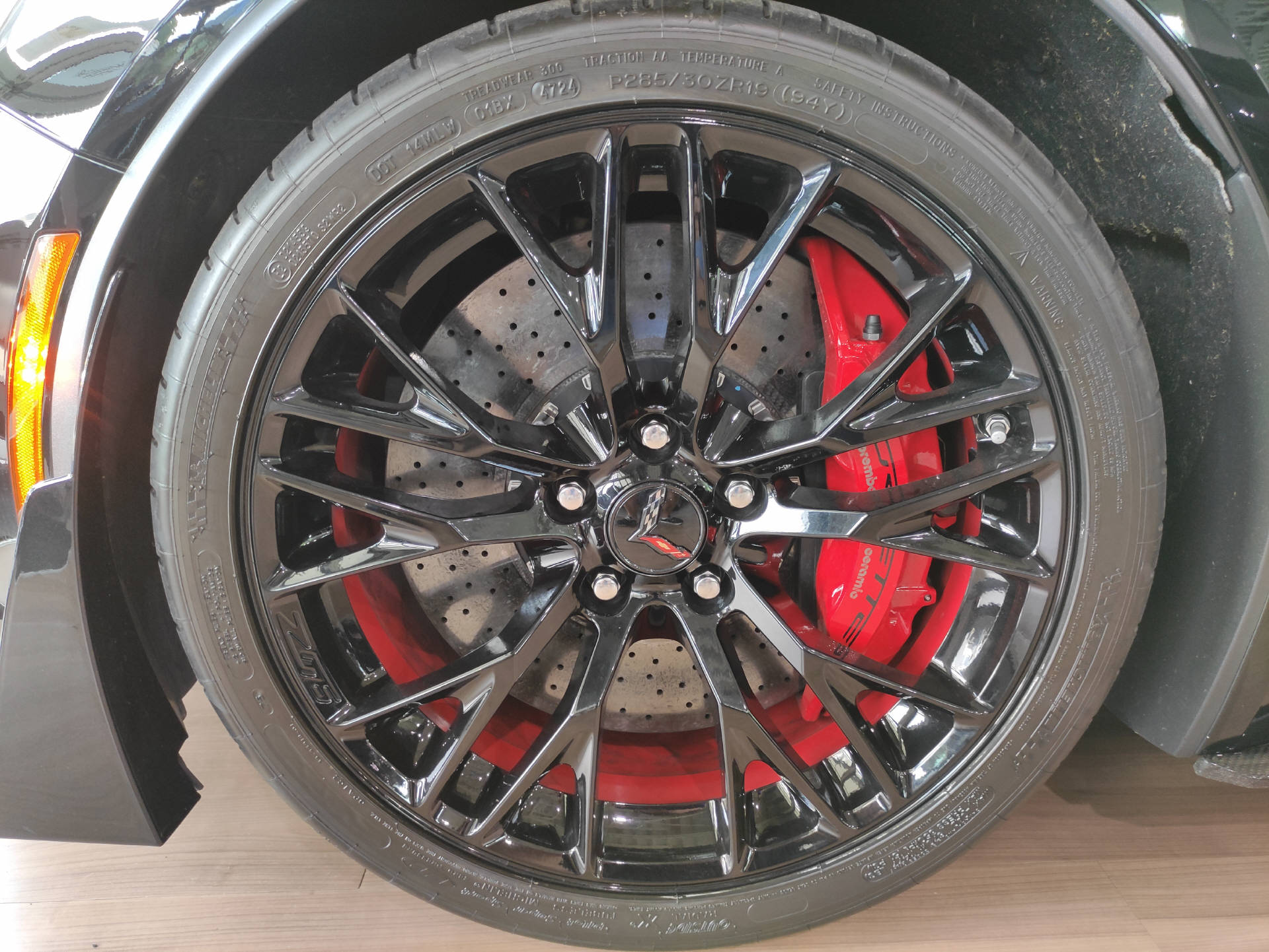 CHEVROLET Corvette Z06 Convertible 6.2 V8 3LZ-showroom-element-2