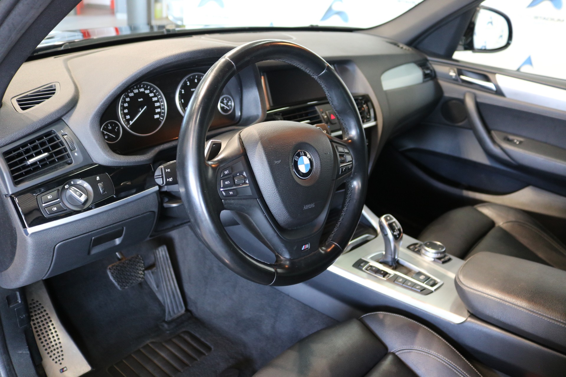BMW X3 xDrive 28i xLine Steptronic-showroom-element-3