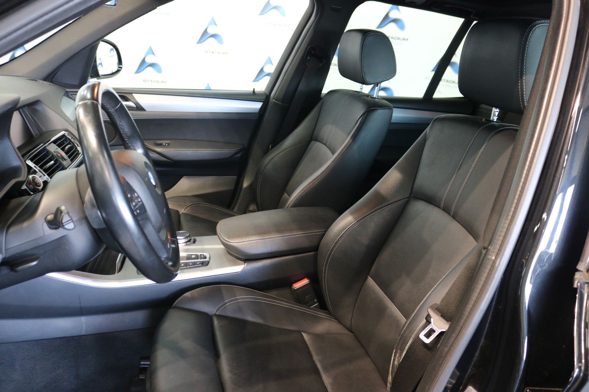 BMW X3 xDrive 28i xLine Steptronic-showroom-element-1