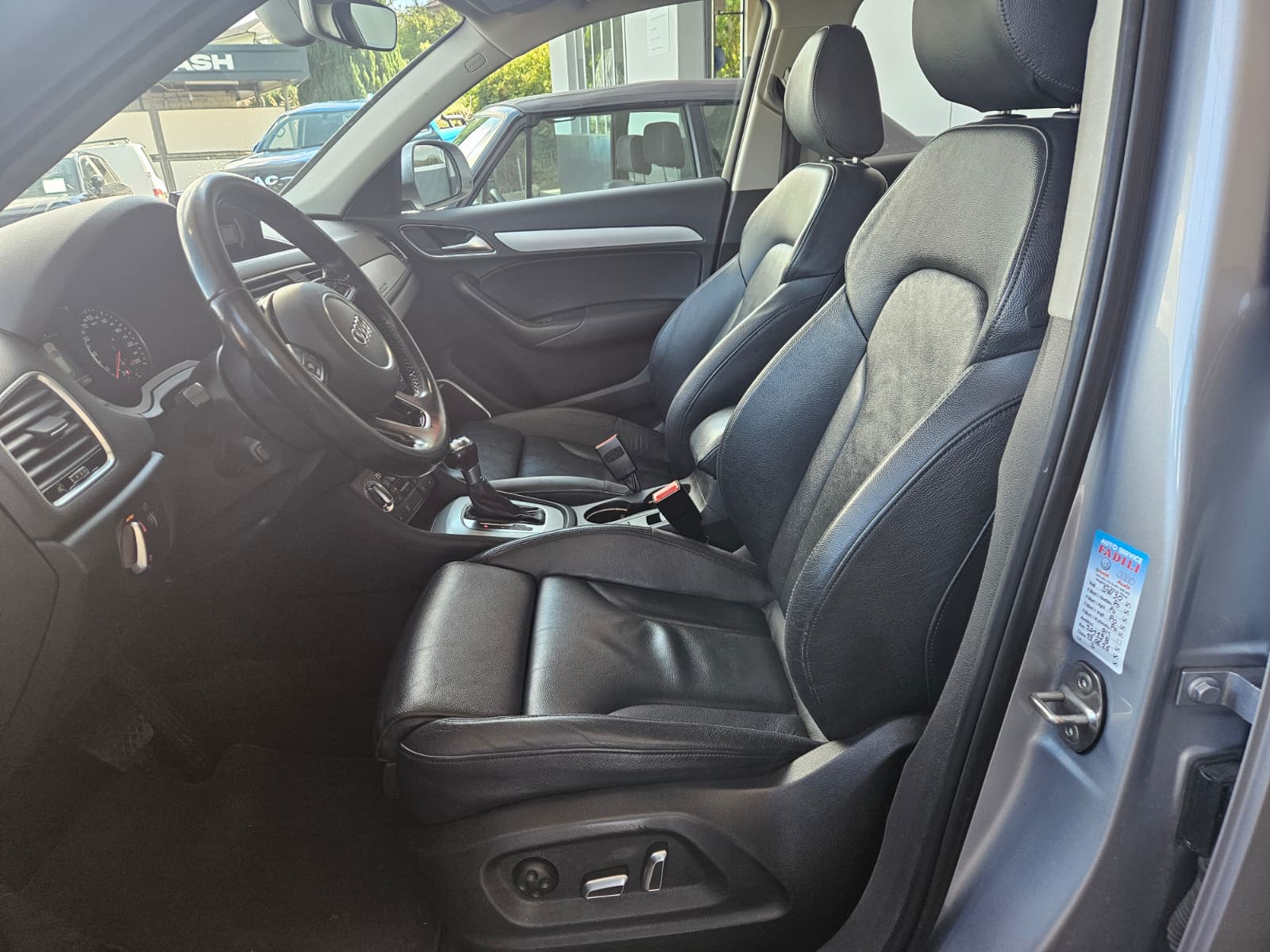 AUDI Q3 2.0 TDI sport quattro S-tronic-image-7