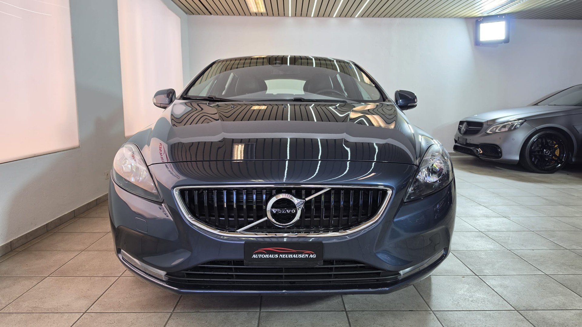 VOLVO V40 T3 OceanRace Geartronic, Schweizer Fahrzeug, Frisch ab MFK und Frisch ab Service-showroom-element-1