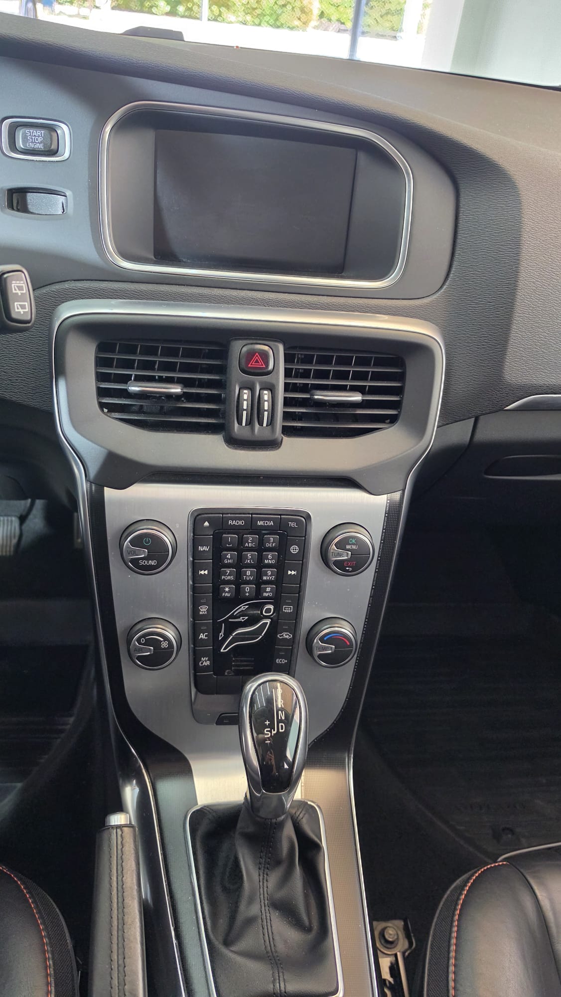 VOLVO V40 T3 OceanRace Geartronic, Schweizer Fahrzeug, Frisch ab MFK und Frisch ab Service-image-7
