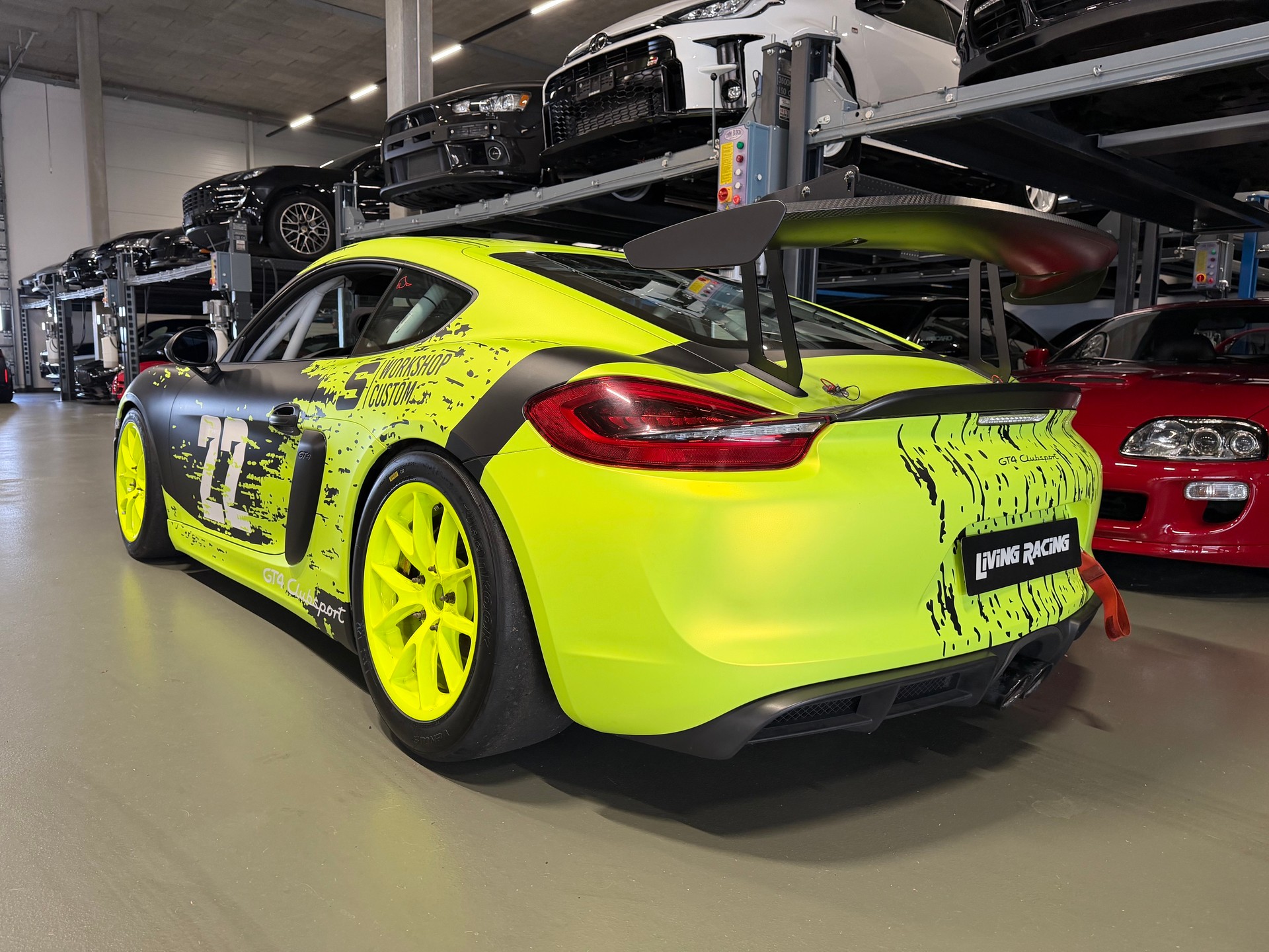 PORSCHE Cayman GT4 Clubsport-image-2