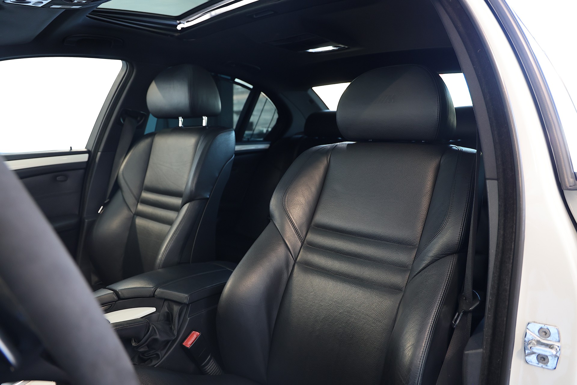 BMW M5 *CH-Fahrzeug* *frisch ab MFK* *alle Krankheiten beseitigt*-image-9