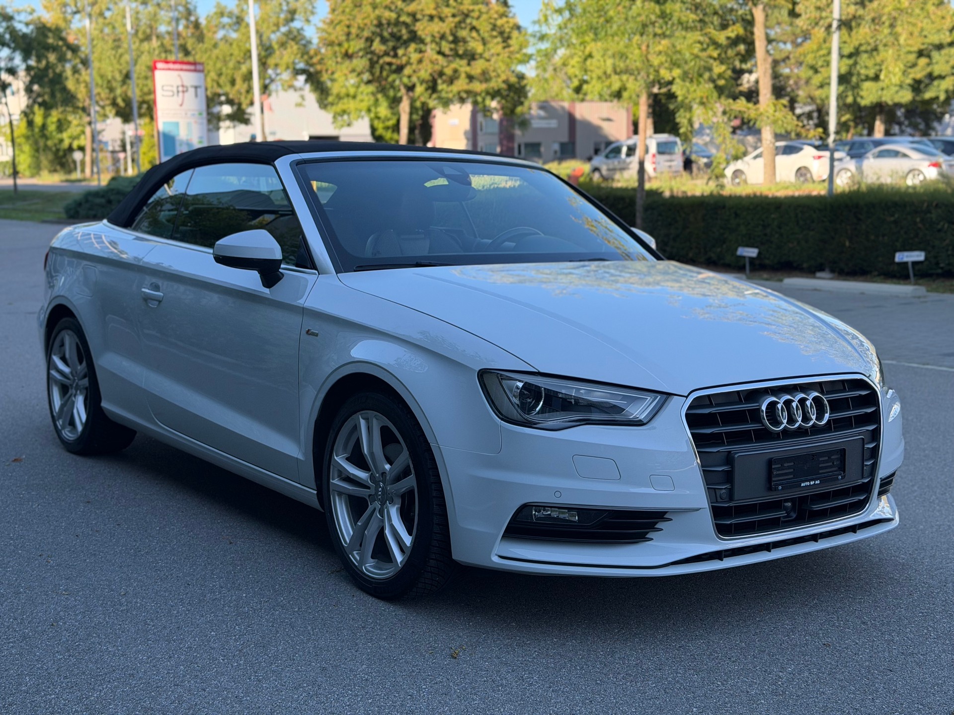 AUDI A3 Cabriolet 1.4 TFSI Ambition S-tronic-image-5