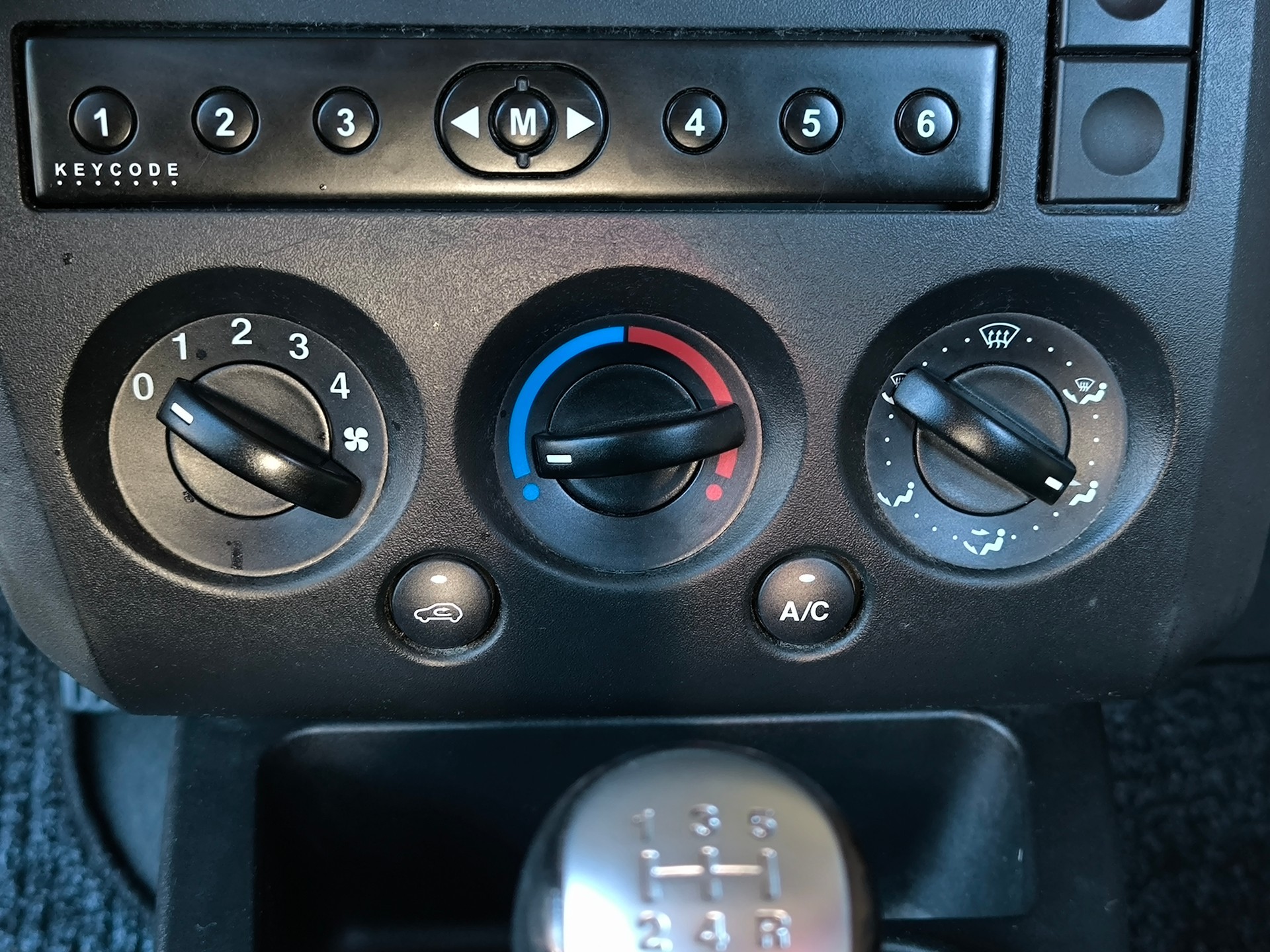 FORD Fiesta 1.4 limitée 30km/h Vert-image-6