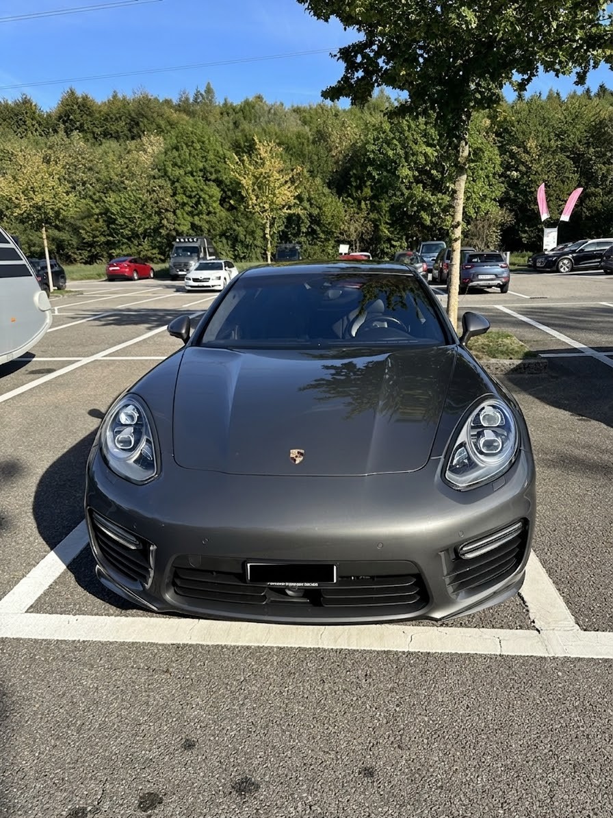 PORSCHE GTS-image-8