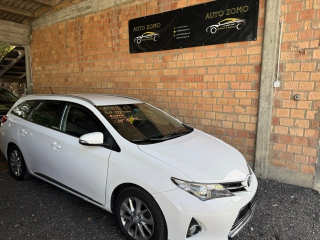 TOYOTA Auris Touring Sports 1.6 Luna