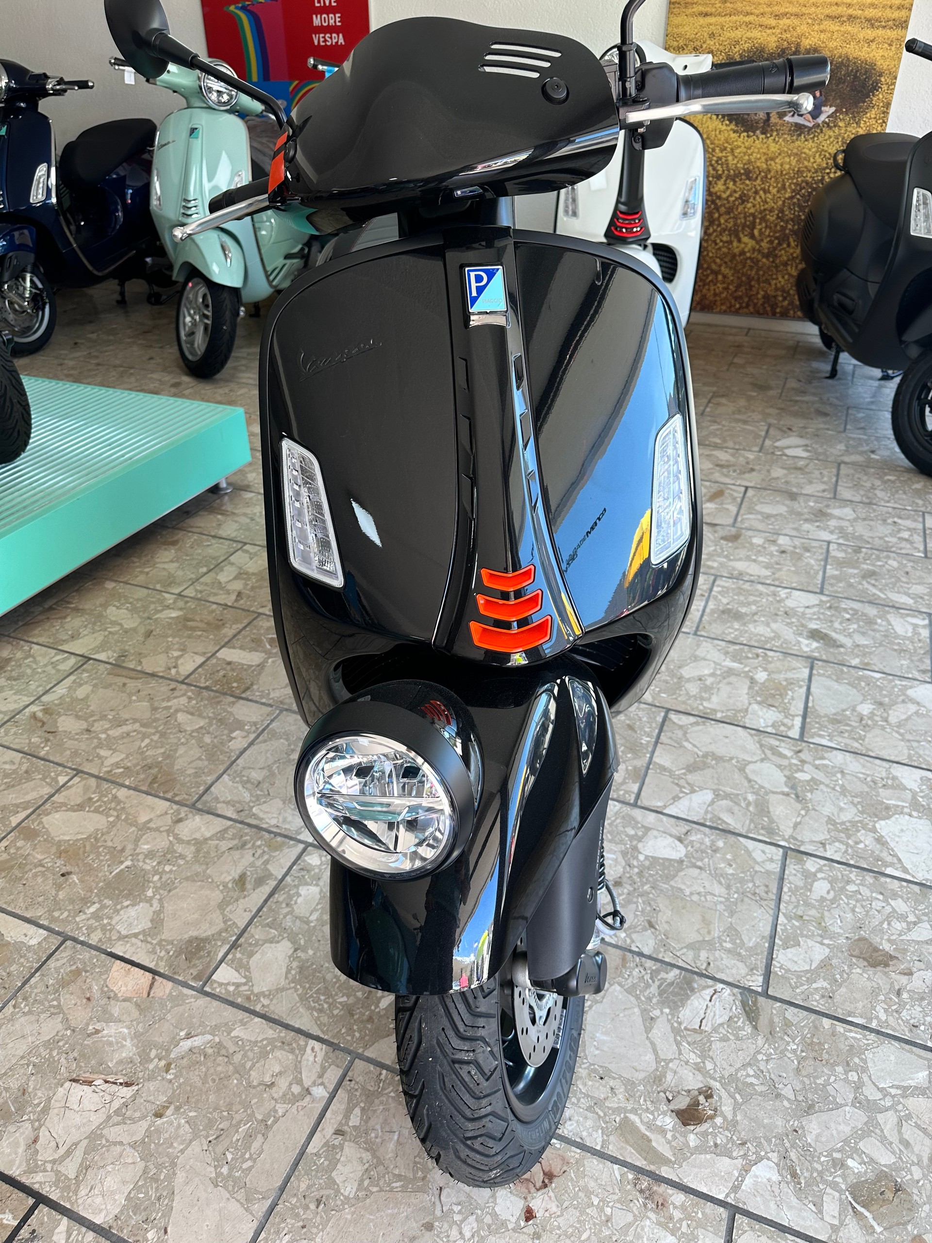 PIAGGIO Vespa GTV 300-image-1