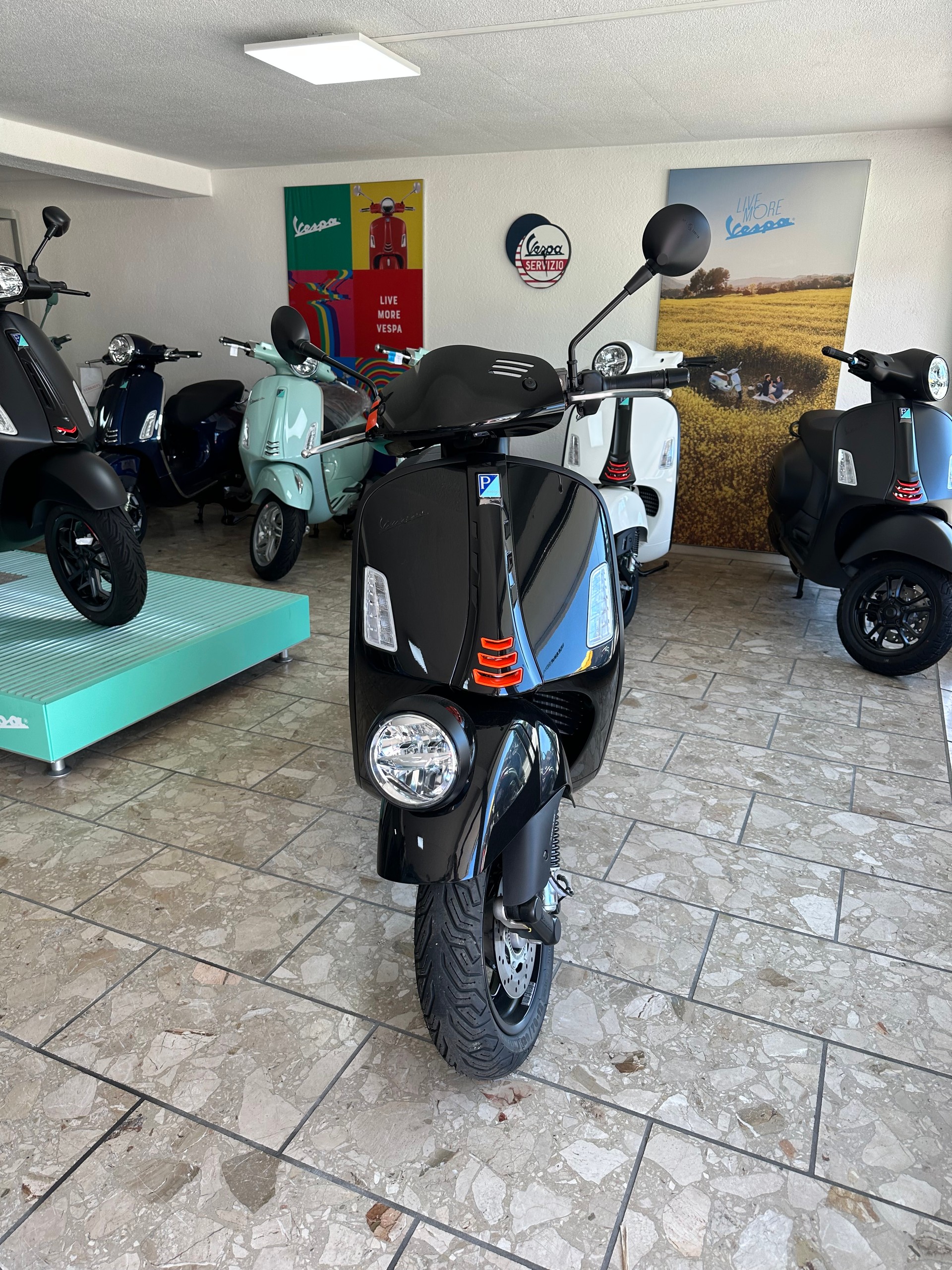 PIAGGIO Vespa GTV 300-image-2
