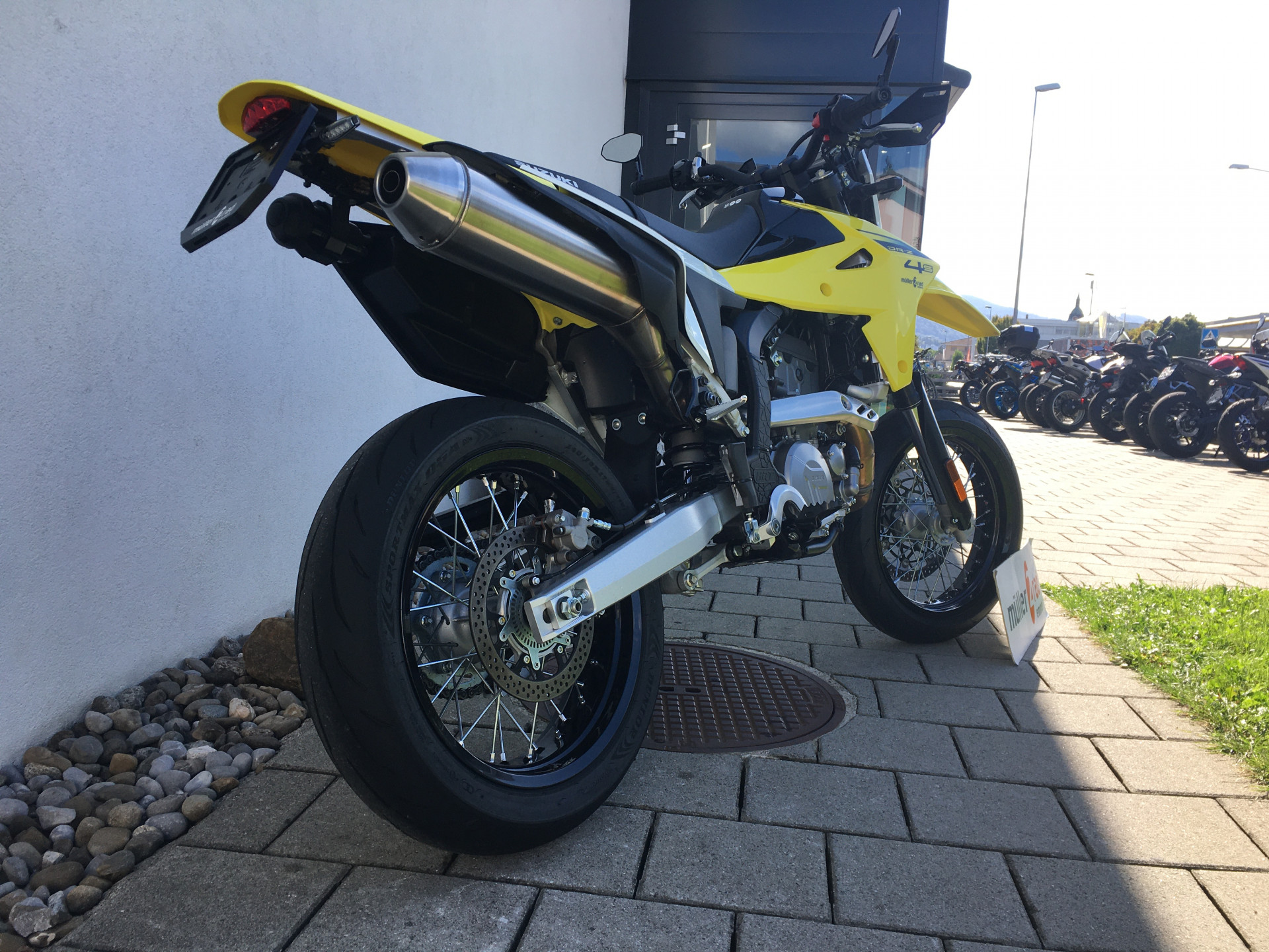 SUZUKI DR-Z4SM-image-1