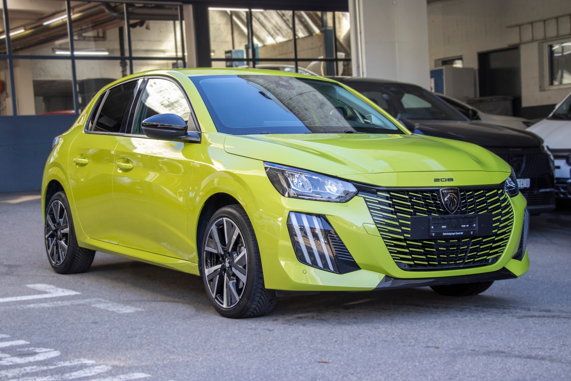 PEUGEOT 208 1.2 MHEV 145 GT Exclusive-showroom-element-3