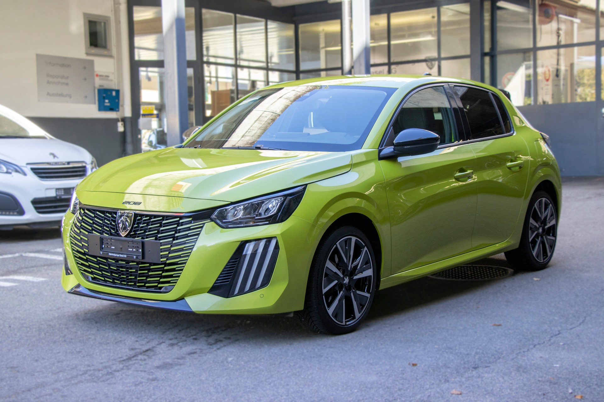 PEUGEOT 208 1.2 MHEV 145 GT Exclusive