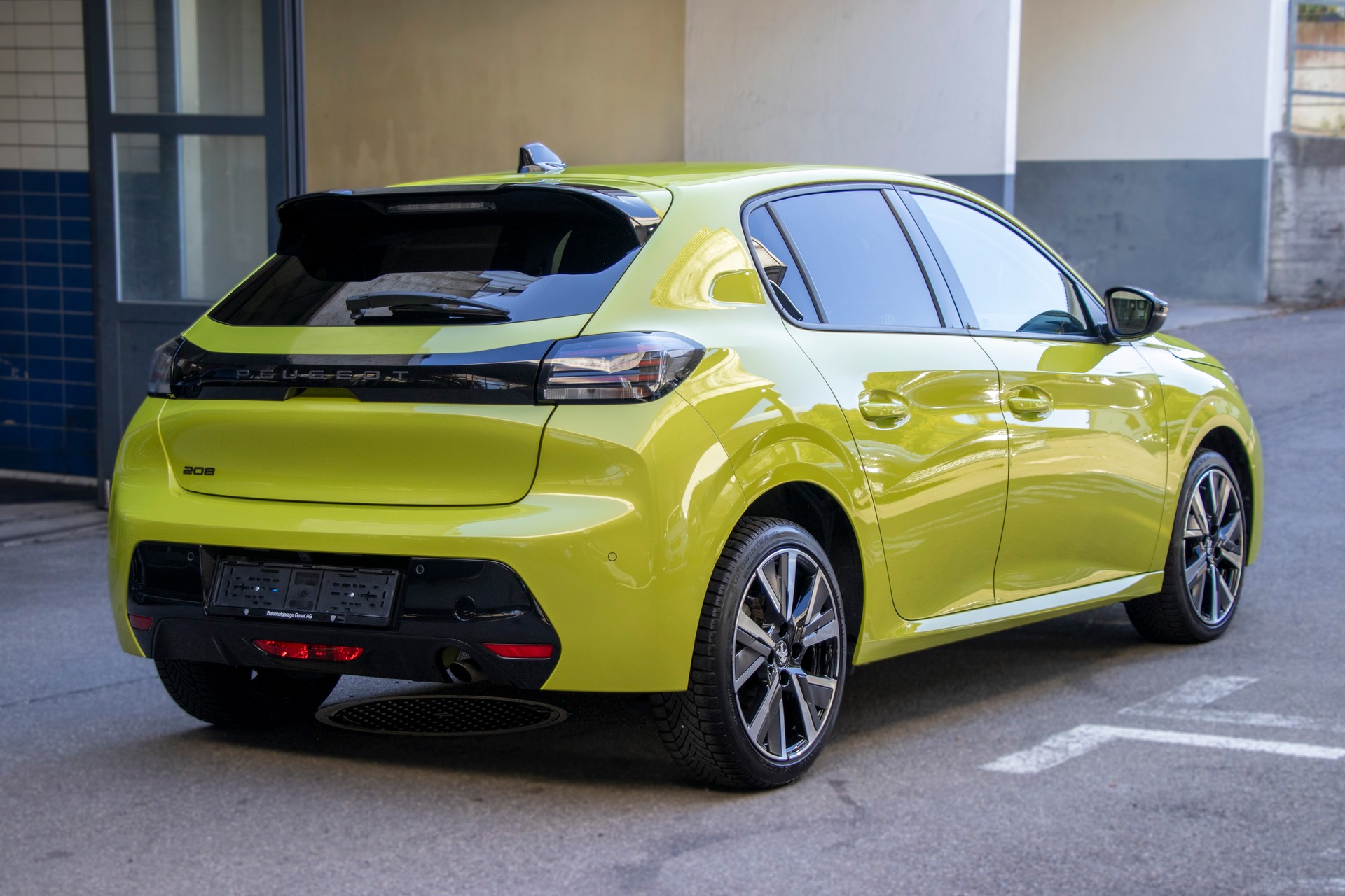 PEUGEOT 208 1.2 MHEV 145 GT Exclusive-showroom-element-2