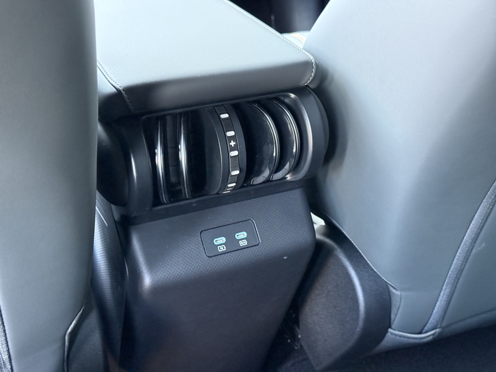 BYD Atto 3 EVO 74.8 kWh Excellence AWD-image-21