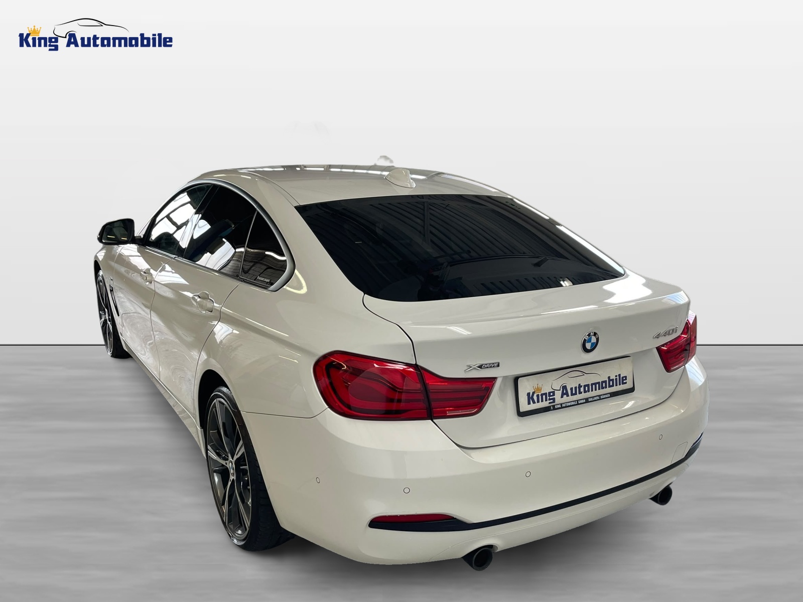 BMW 440i Gran Coupé xDrive Sport Line Steptronic | CH-Auto | Frisch MFK | AHK 1.8t | 5-Sitze | LED-Scheinwerfer-image-4