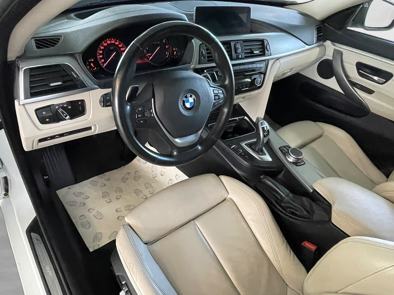BMW 440i Gran Coupé xDrive Sport Line Steptronic | CH-Auto | Frisch MFK | AHK 1.8t | 5-Sitze | LED-Scheinwerfer-image-7