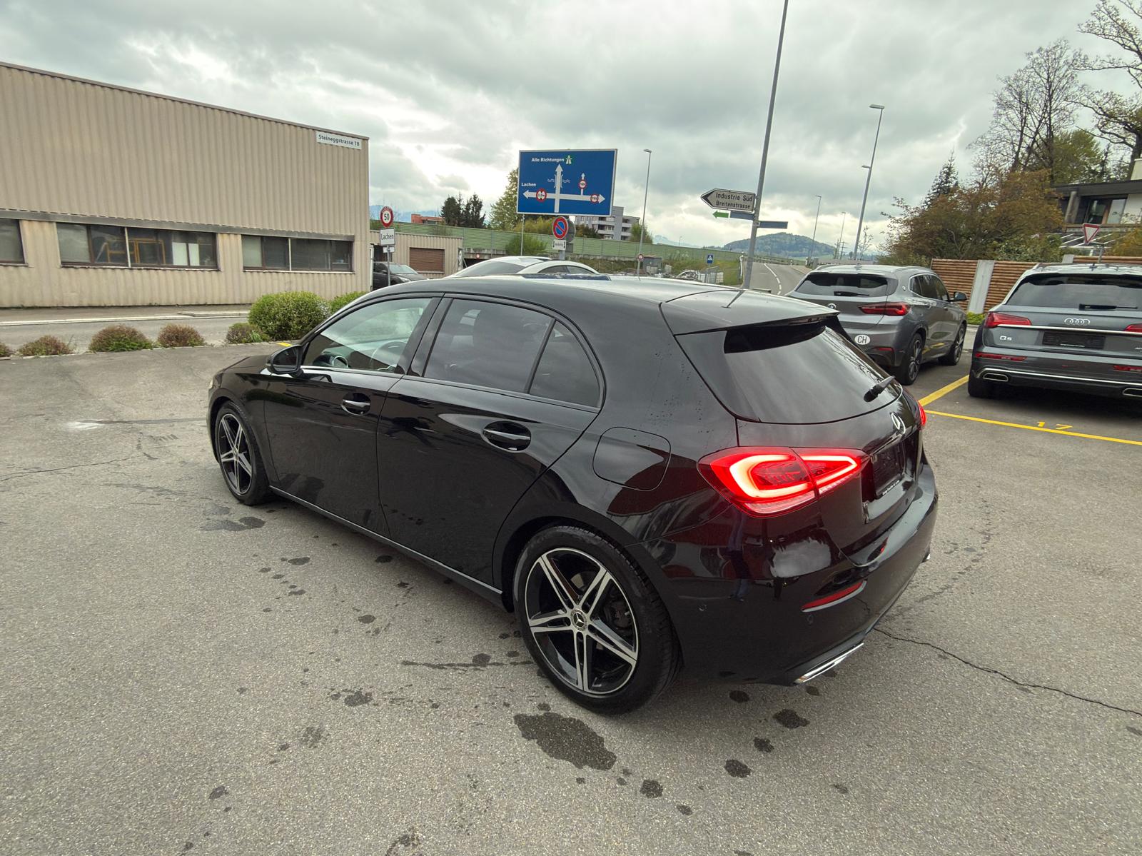 MERCEDES-BENZ A 200 Progressive 7G-DCT-showroom-element-3