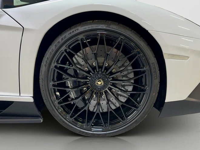 LAMBORGHINI Aventador LP750-4 Superveloce Roadster E-Gear-image-8