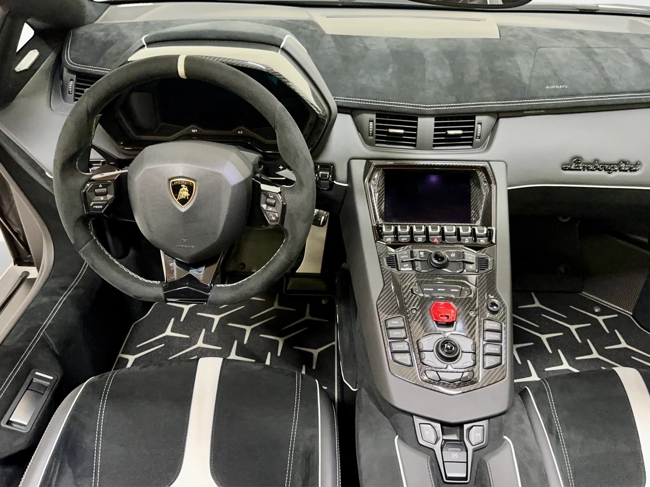 LAMBORGHINI Aventador LP750-4 Superveloce Roadster E-Gear-image-18