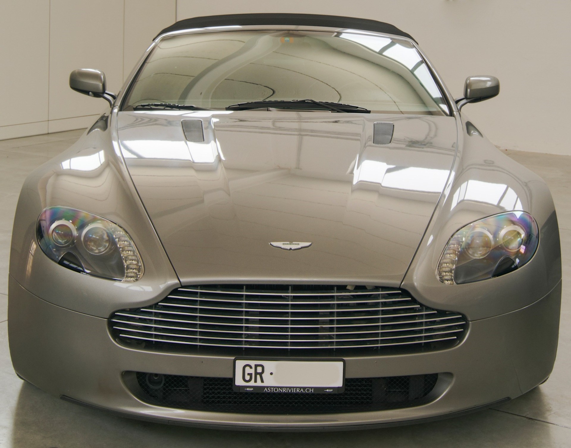 ASTON MARTIN V8 Vantage 4.3 Sportshift-image-12