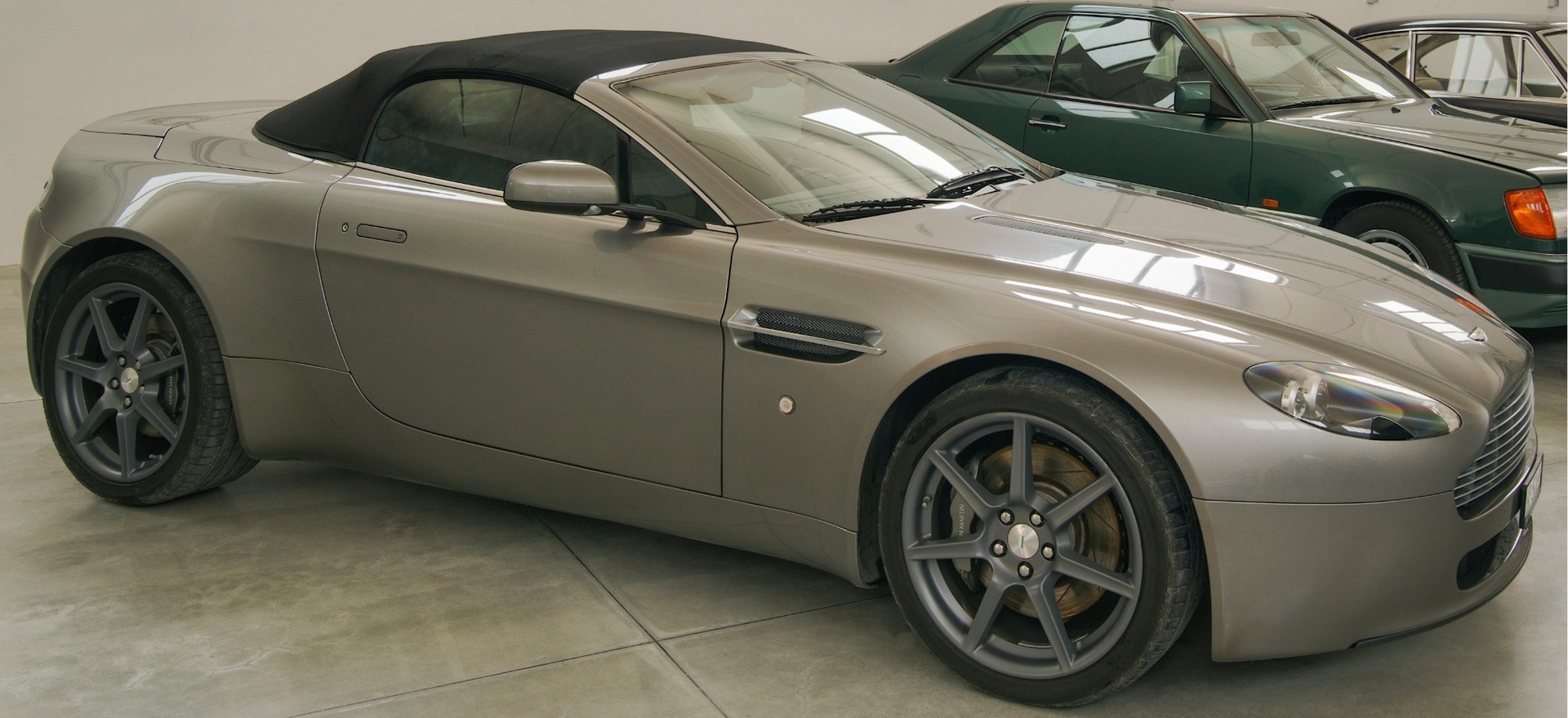 ASTON MARTIN V8 Vantage 4.3 Sportshift-image-1