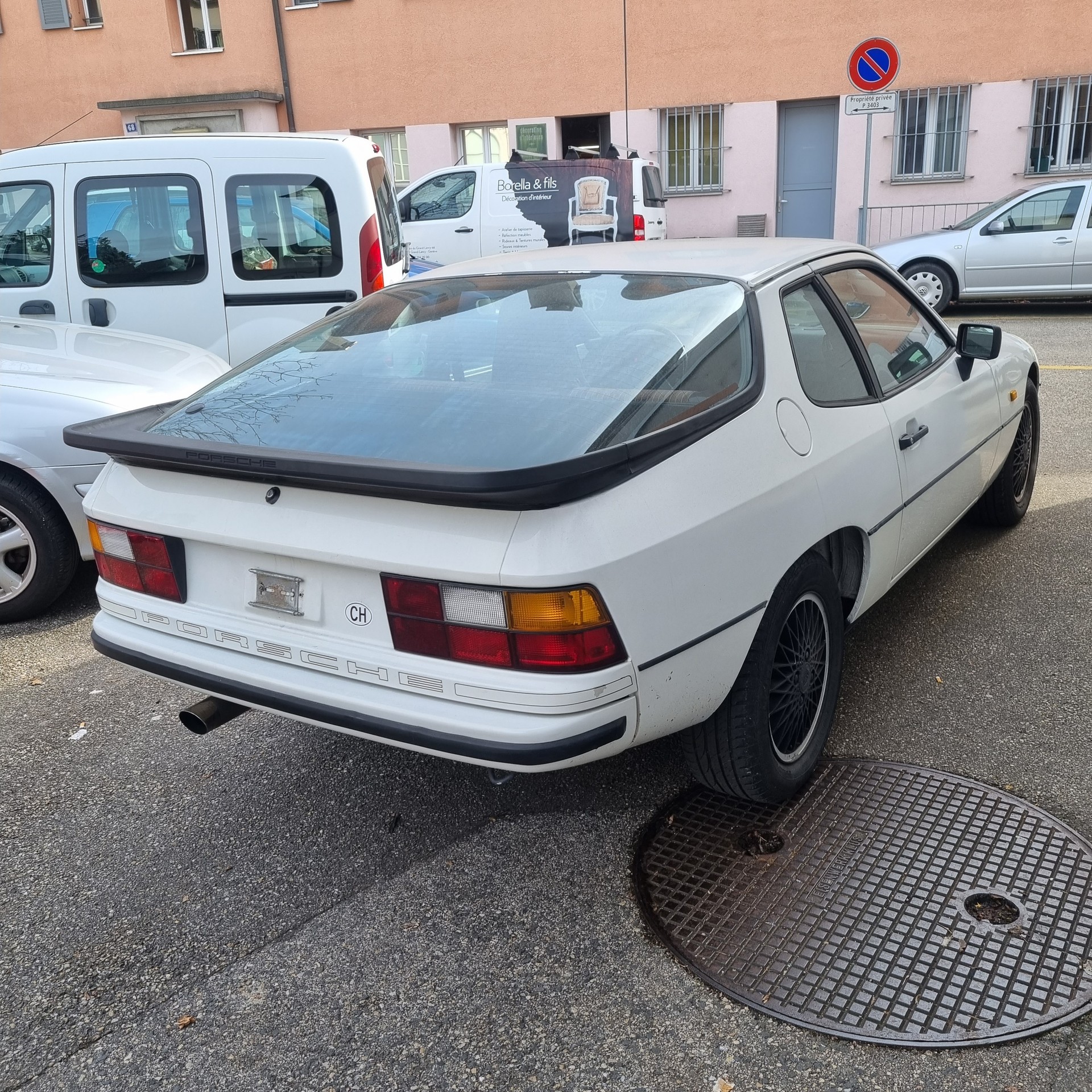 PORSCHE 924-image-3