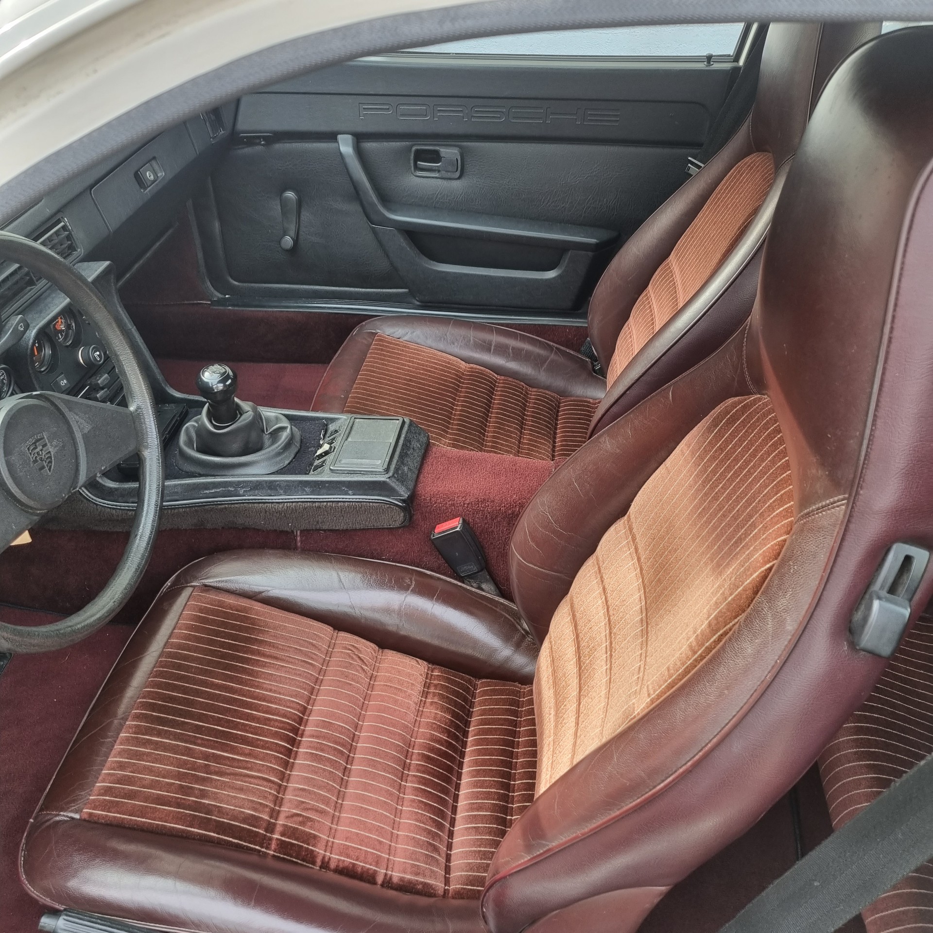 PORSCHE 924-image-9