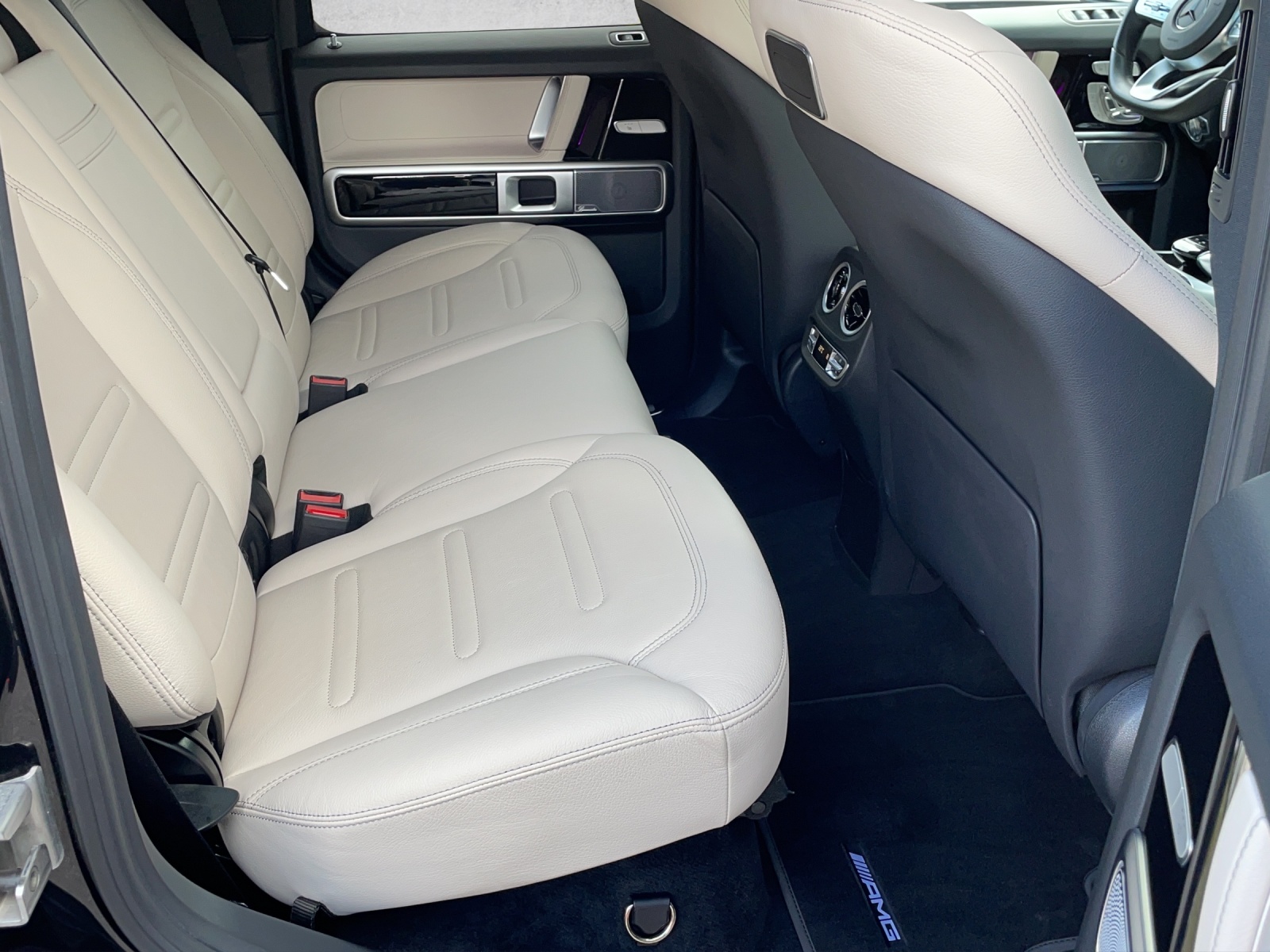 MERCEDES-BENZ G 400 d AMG Line 9G-Tronic-image-16