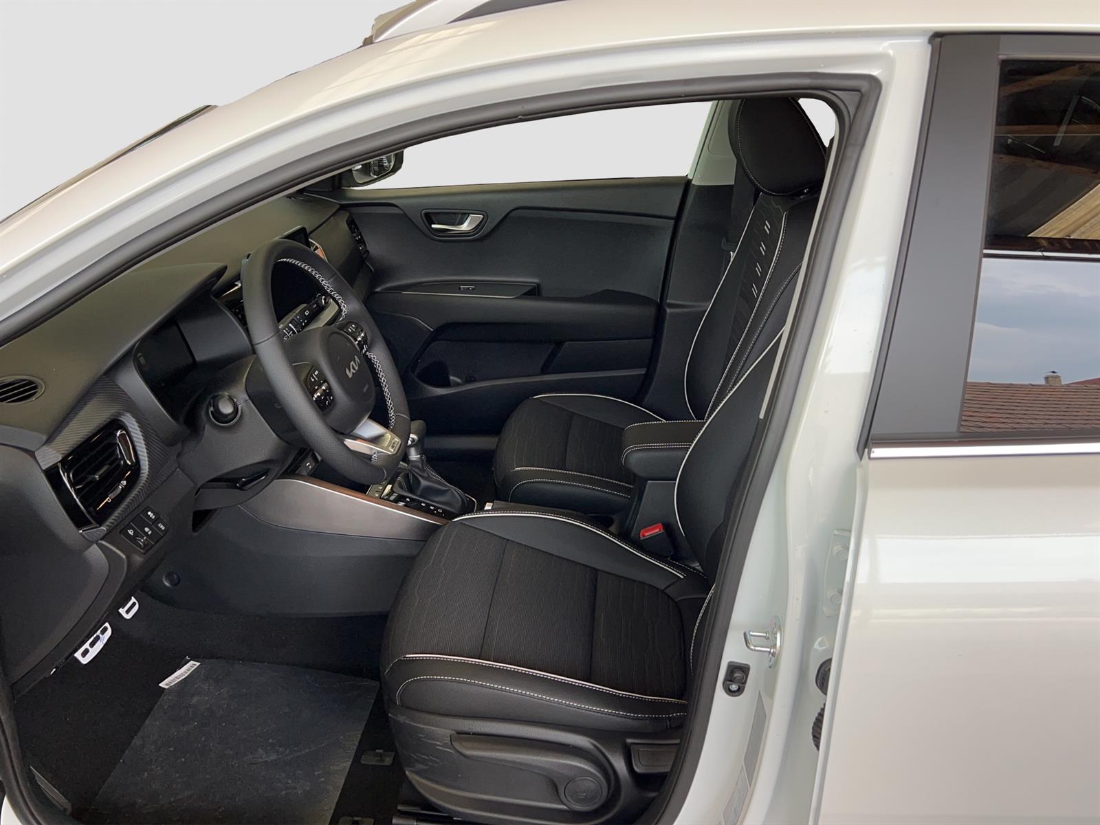 KIA Stonic 1.0 T-GDi MHEV GT-Line-image-6