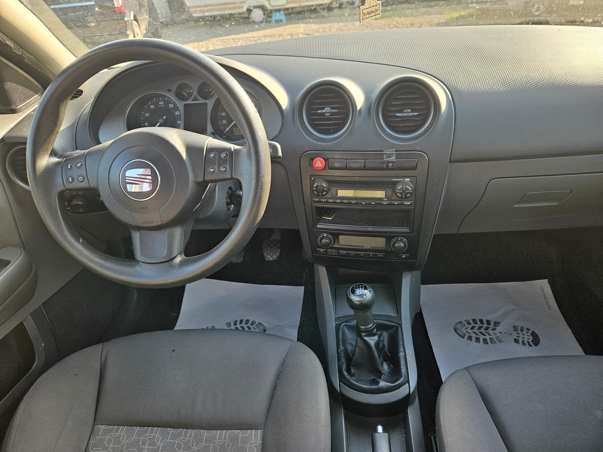 SEAT Ibiza 1.4 16V Edition Joya-image-9