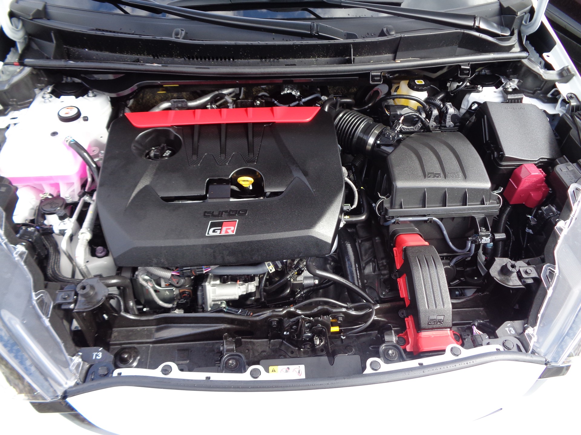 TOYOTA Yaris 1.6 GR Sport-image-12