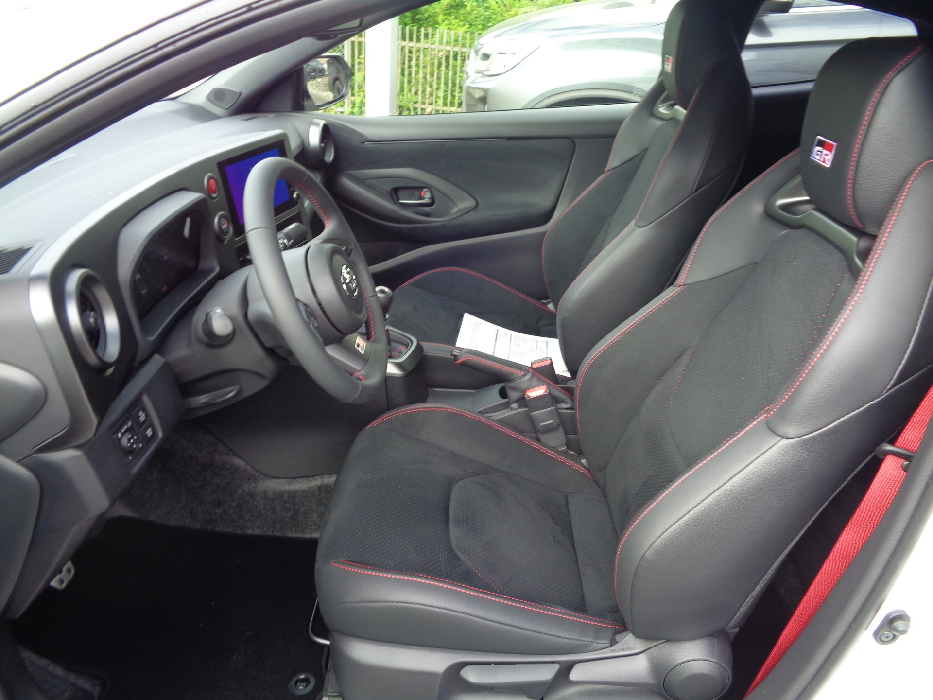 TOYOTA Yaris 1.6 GR Sport-image-7