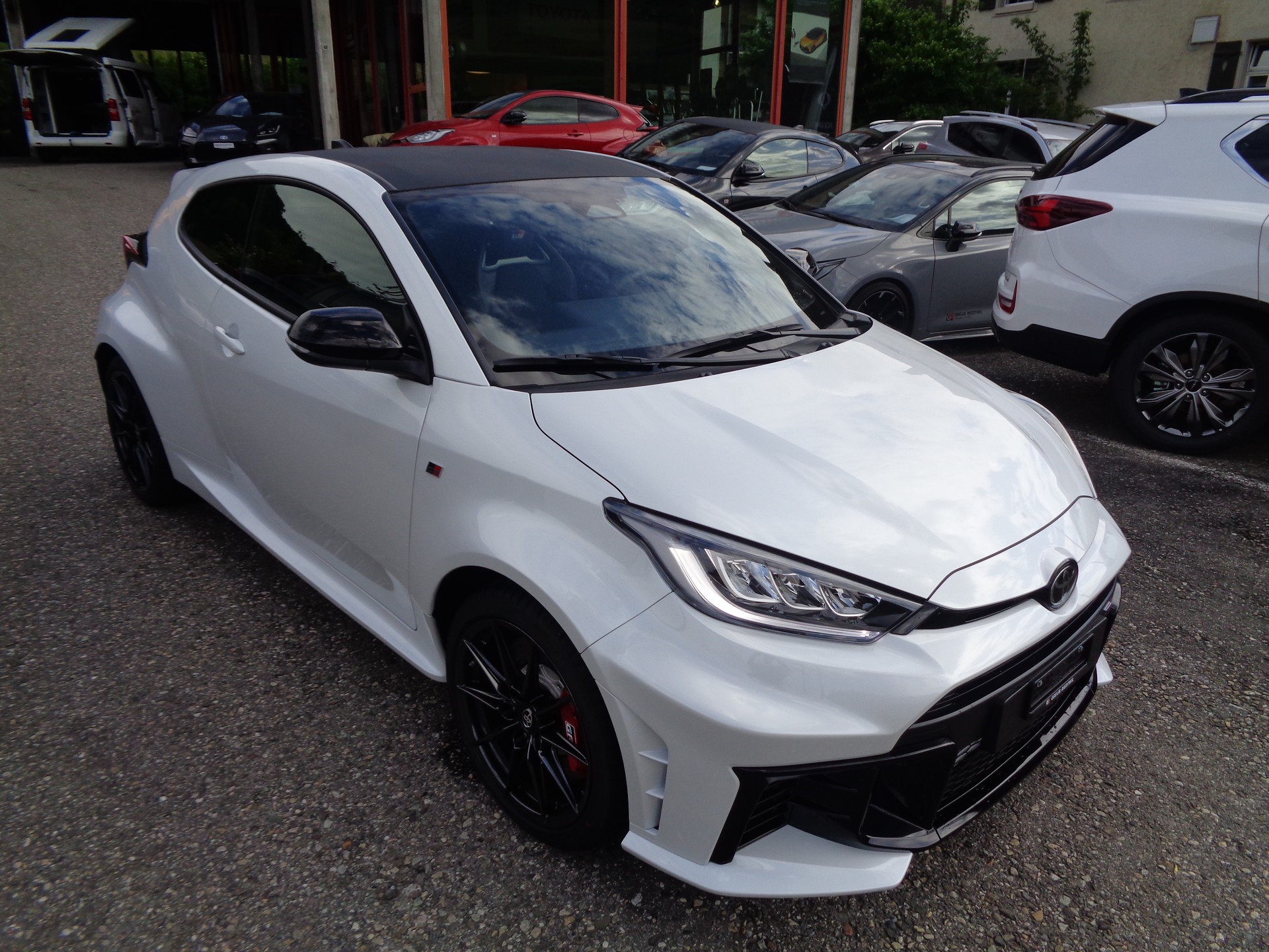 TOYOTA Yaris 1.6 GR Sport-image-6