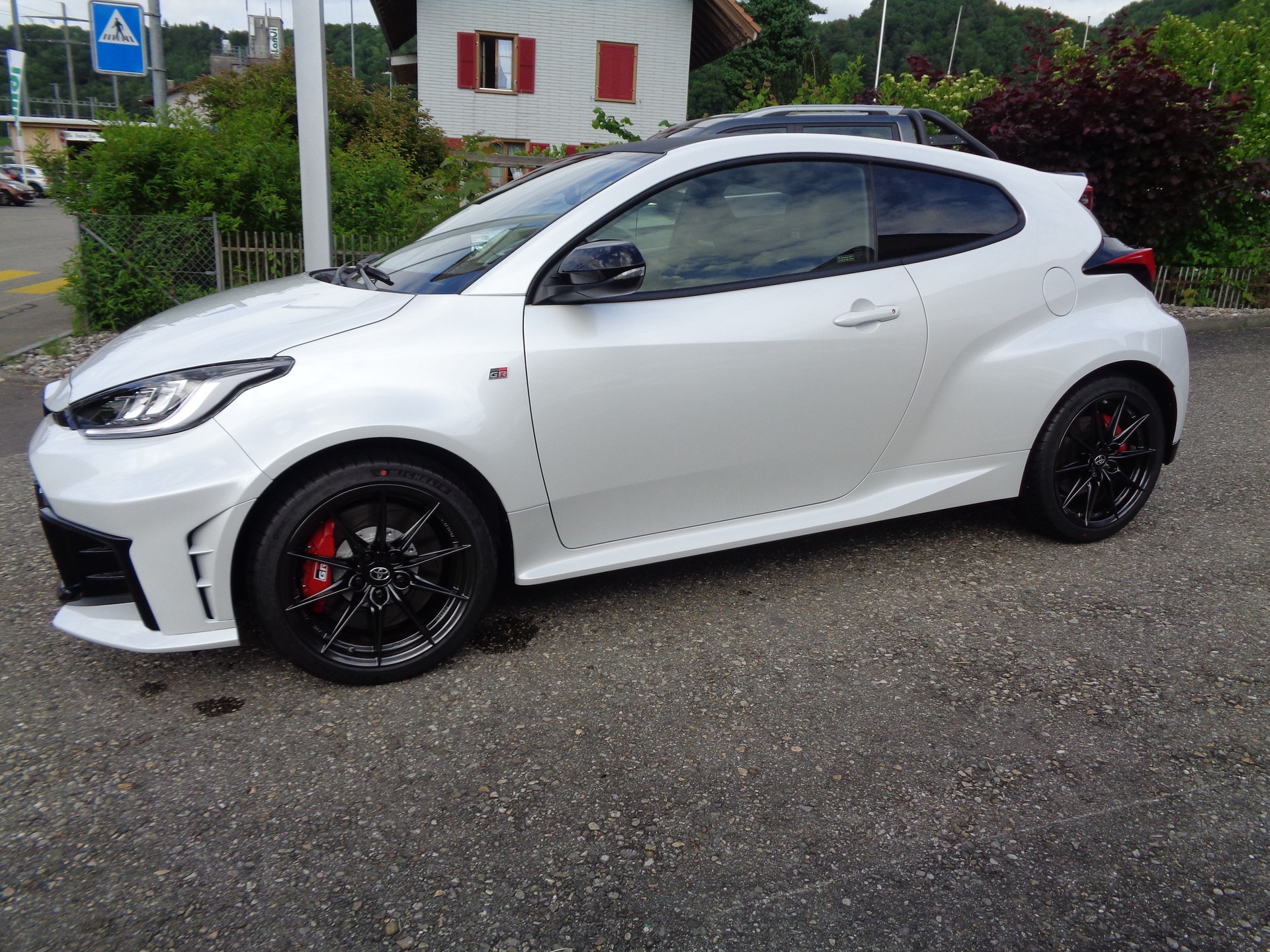 TOYOTA Yaris 1.6 GR Sport-showroom-element-2