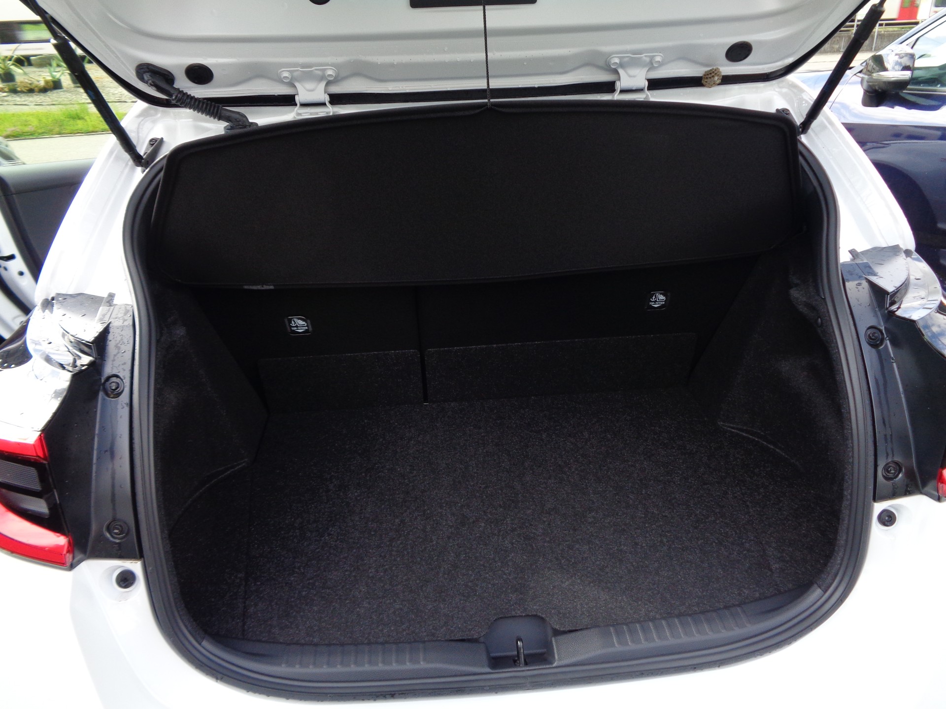 TOYOTA Yaris 1.6 GR Sport-image-10