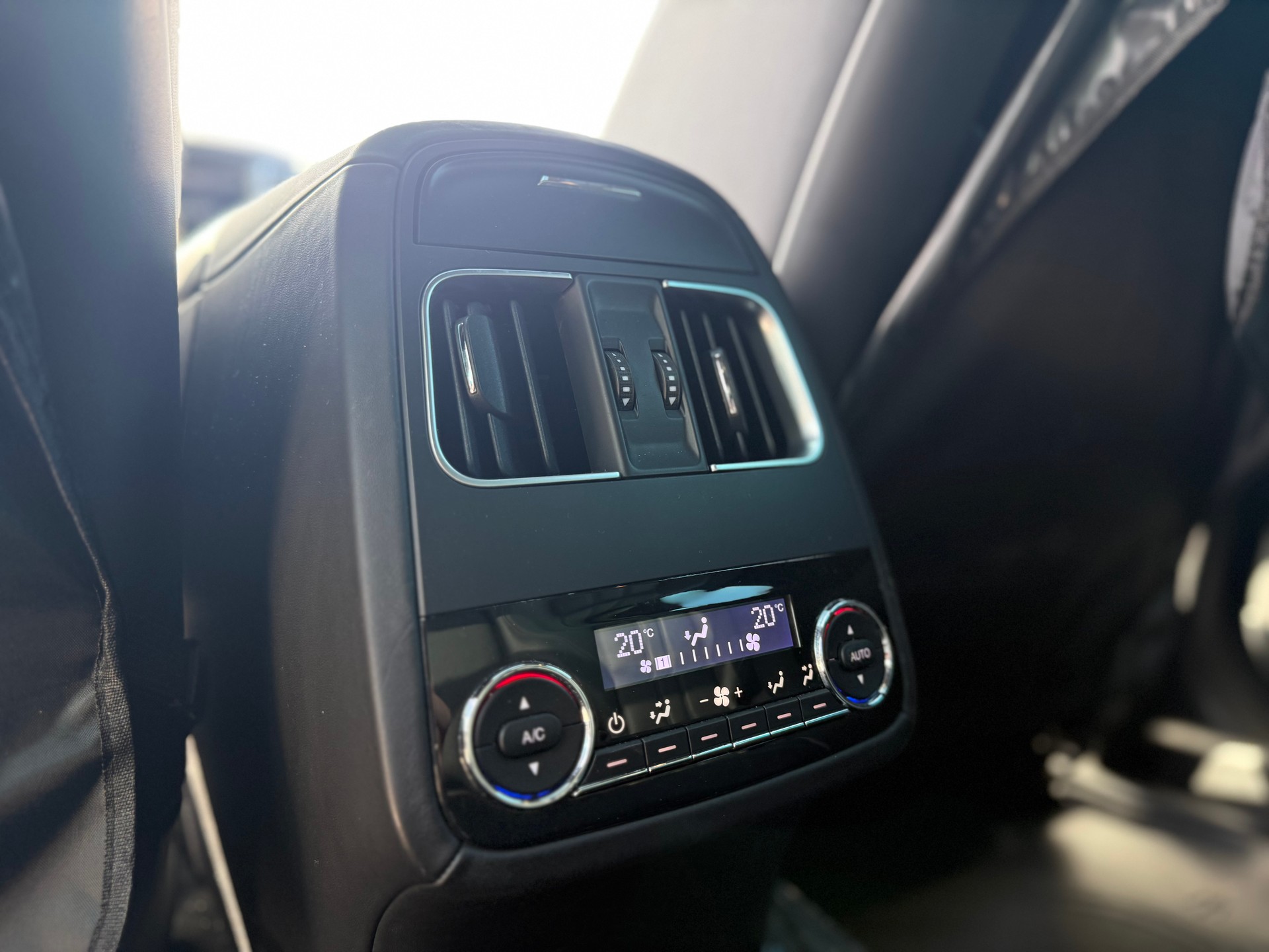 MASERATI Levante S 3.0 V6 GranSport Automatica-image-15