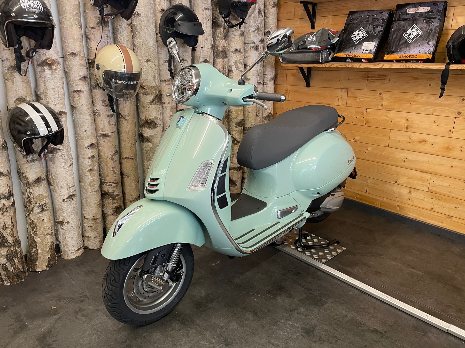PIAGGIO Vespa GTS 310 E5+-image-1