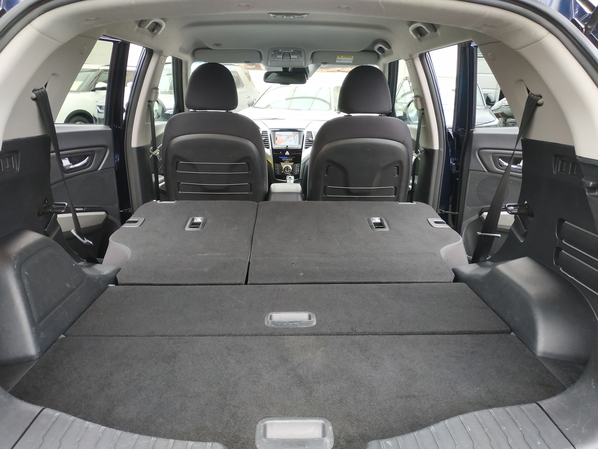KGM-SsangYong Tivoli 1.6 e-XGi Quartz 4WD Automatic-image-19