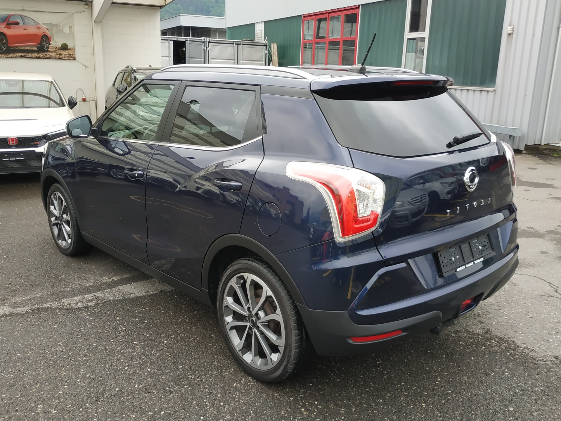 KGM-SsangYong Tivoli 1.6 e-XGi Quartz 4WD Automatic-image-4