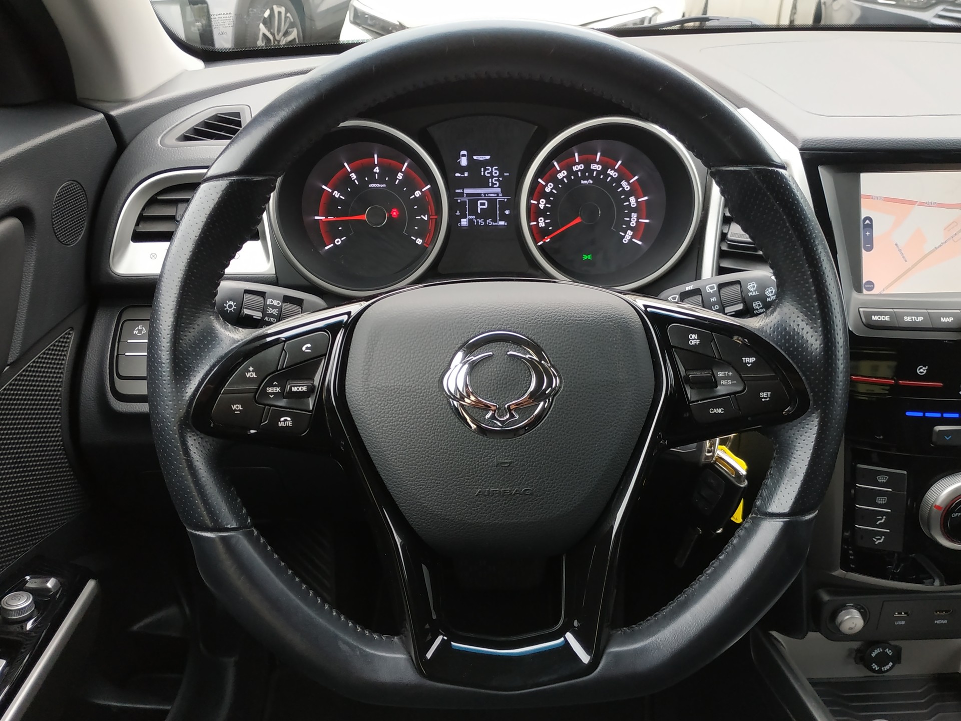 KGM-SsangYong Tivoli 1.6 e-XGi Quartz 4WD Automatic-image-15