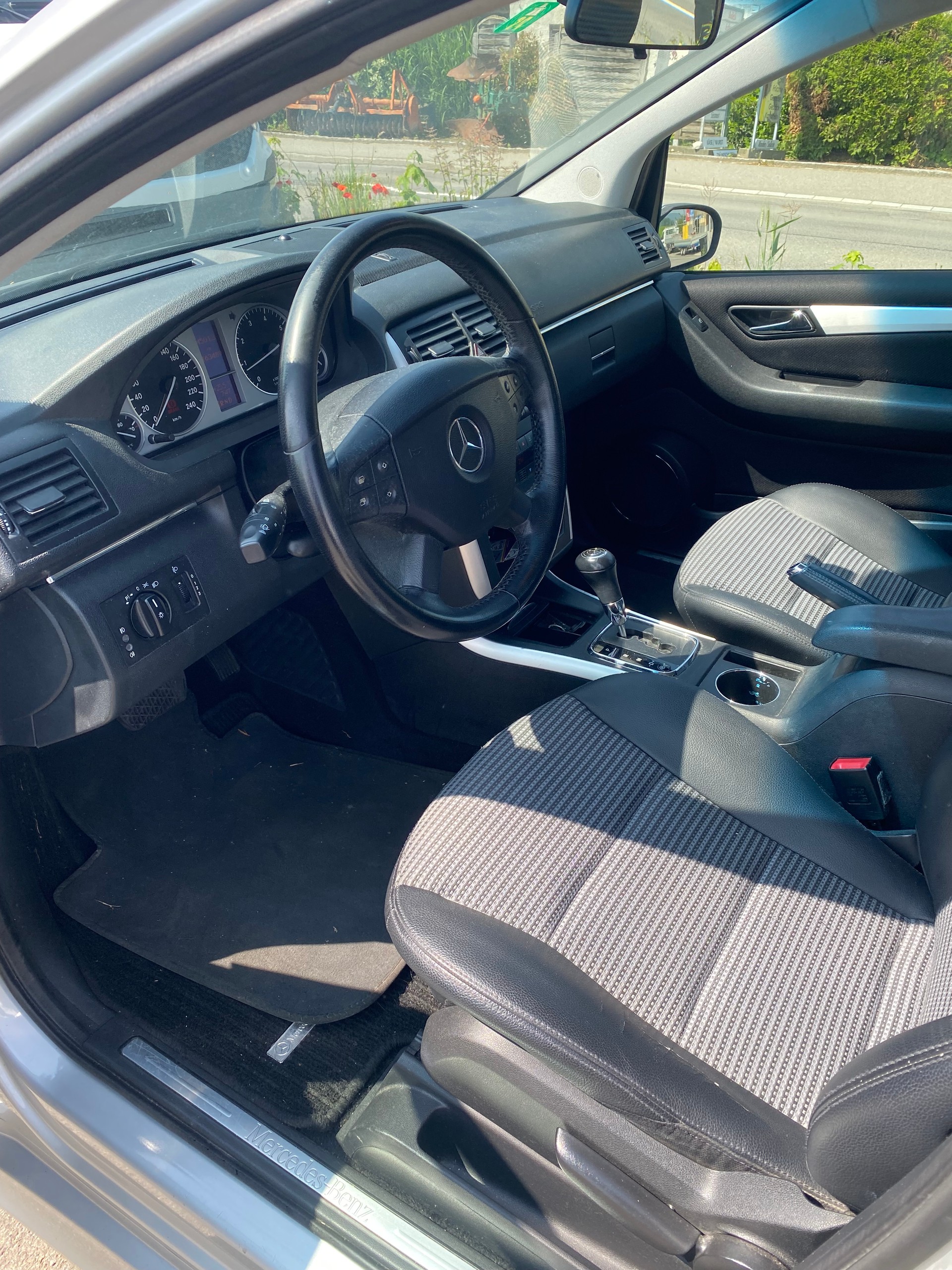 MERCEDES-BENZ T Autotronic-image-12