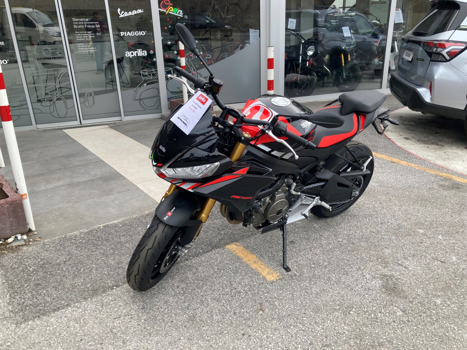 APRILIA Tuono V4 1100 E5+ Factory-image-3