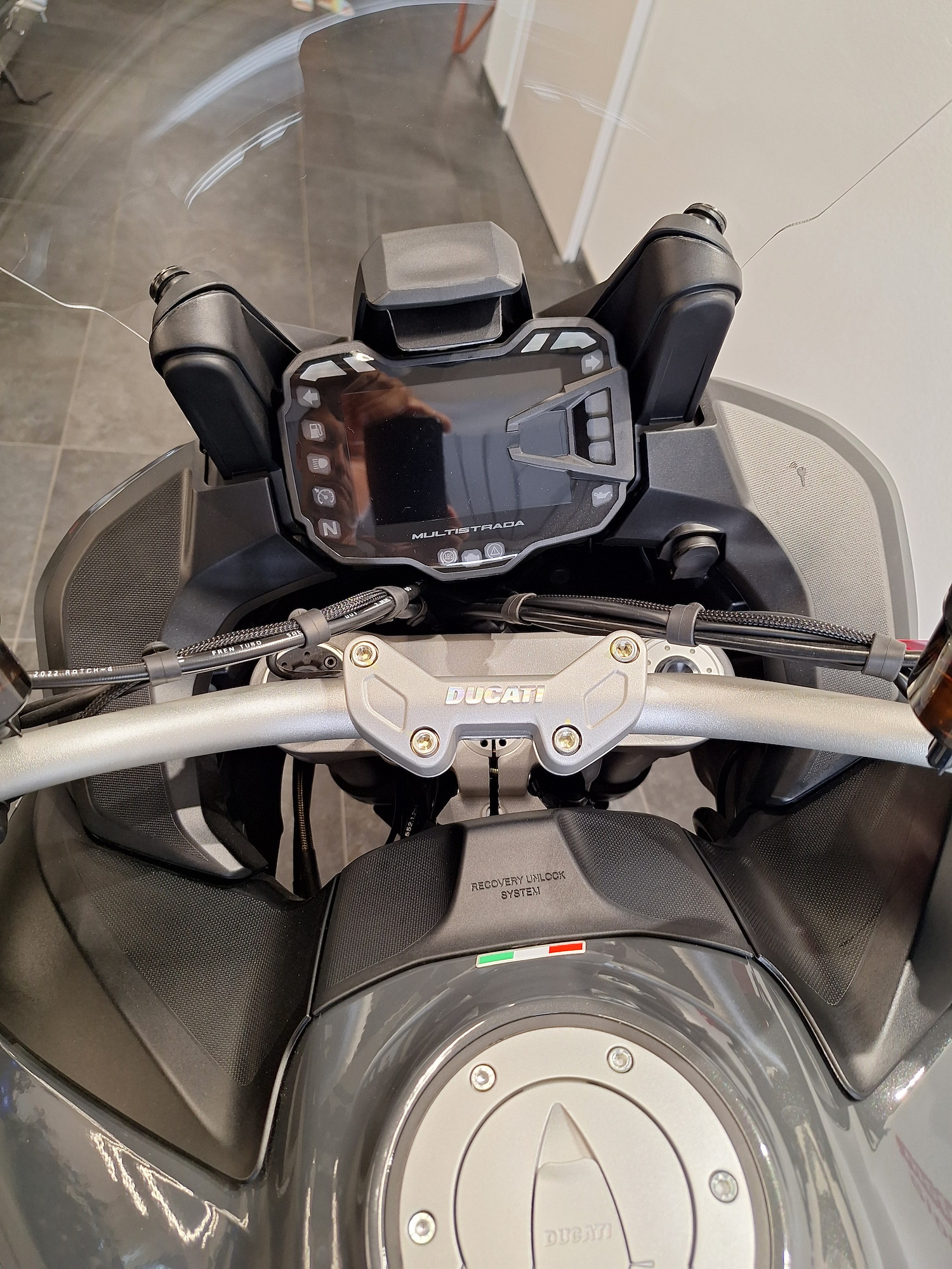 DUCATI Multistrada V2 S-image-5