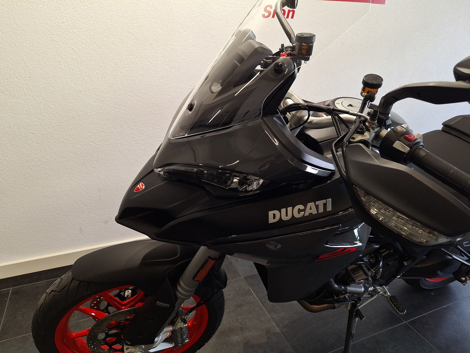 DUCATI Multistrada V2 S-image-4