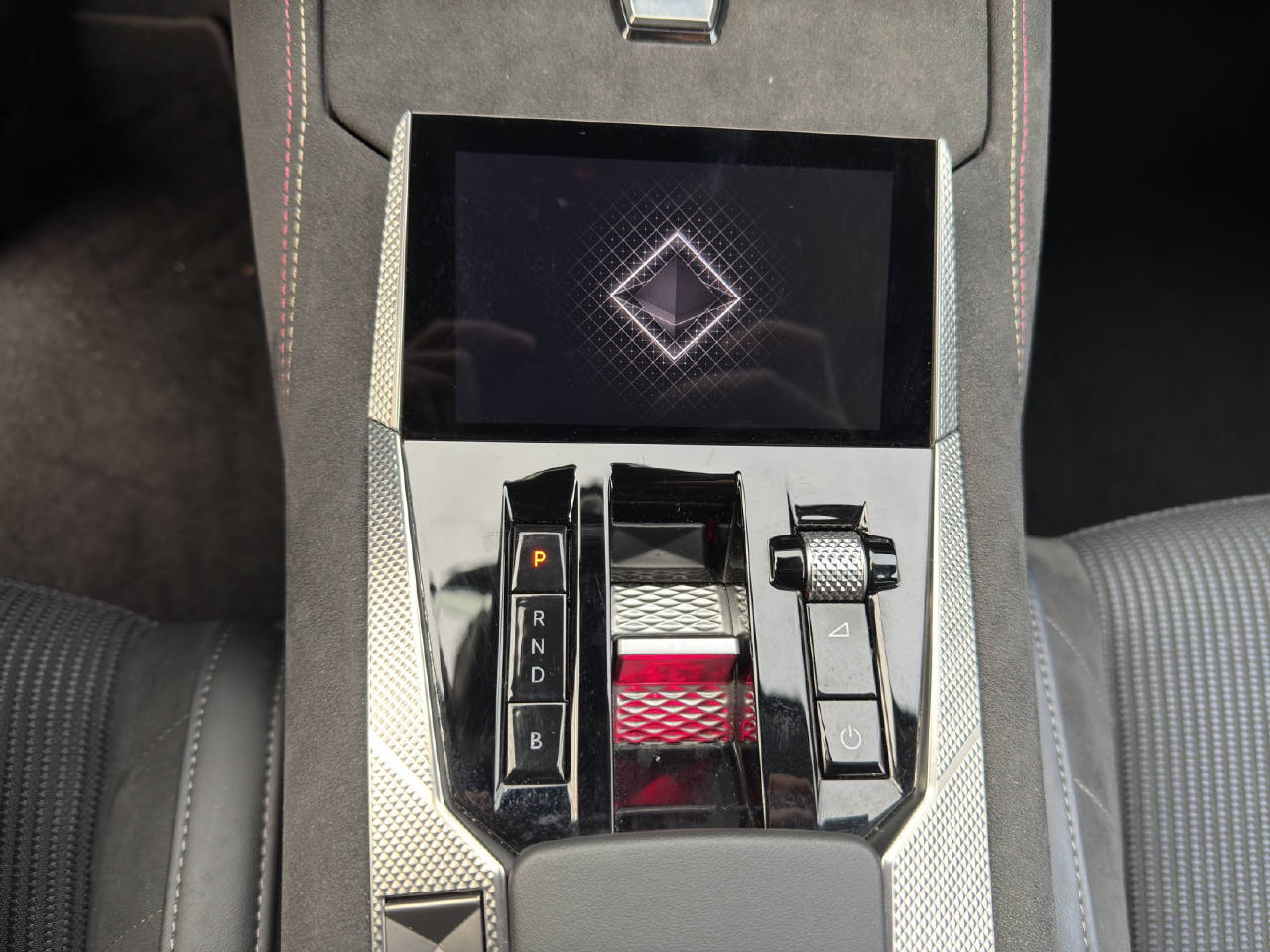 DS AUTOMOBILES DS4 1.6 E-Tense Ligne Noire-image-14