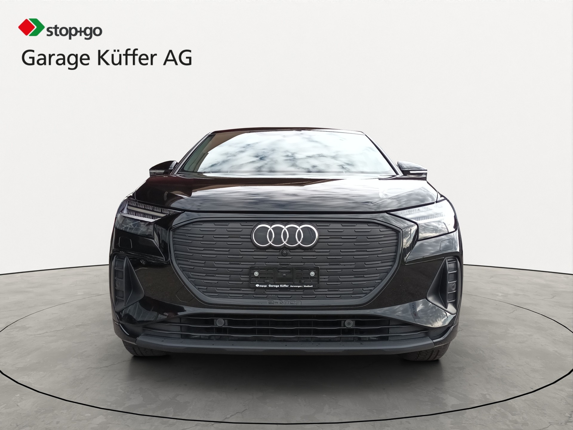 AUDI Q4 Sportback e-tron 50 quattro-showroom-element-1