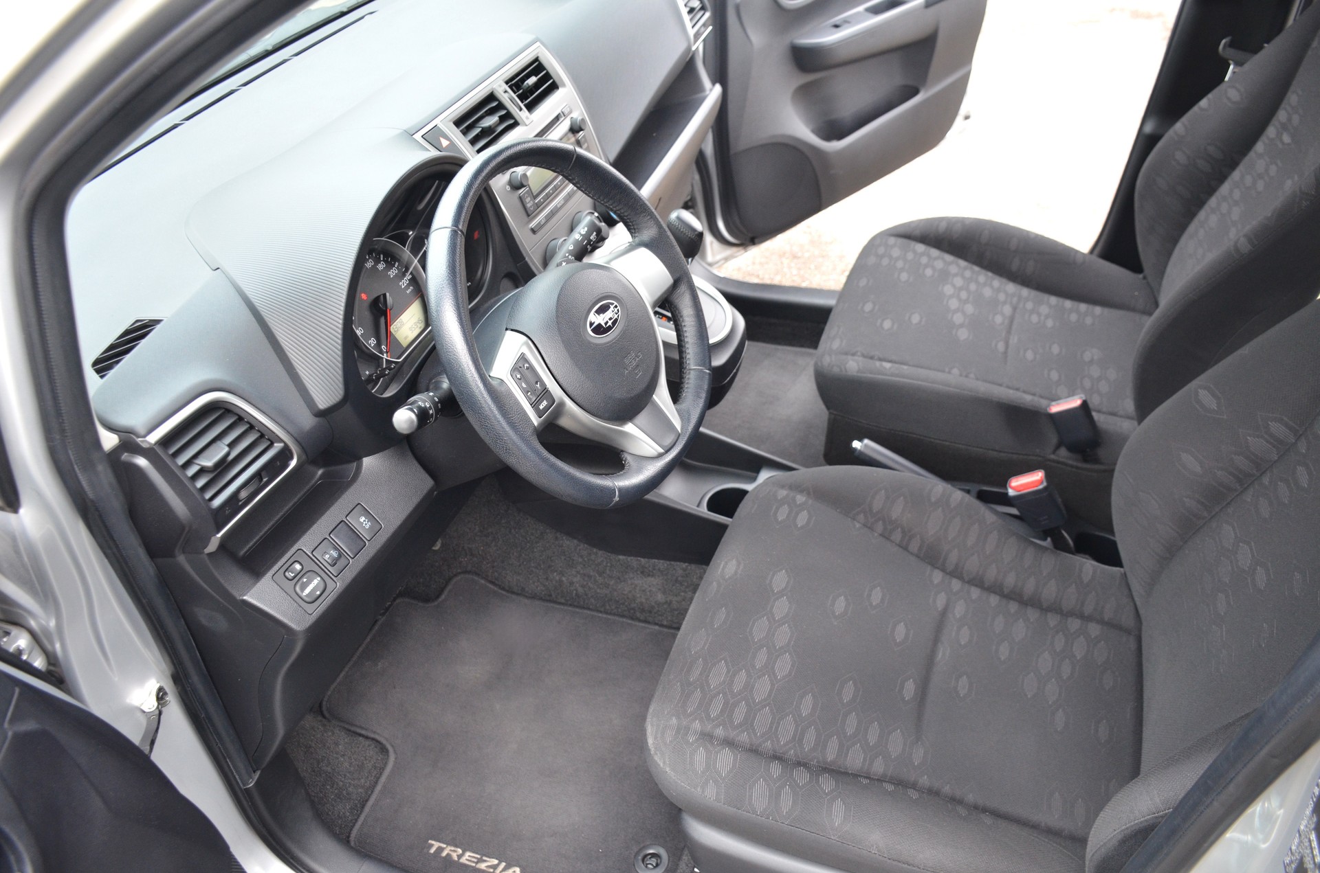 SUBARU Trezia 1.4D Swiss Automatic-image-13