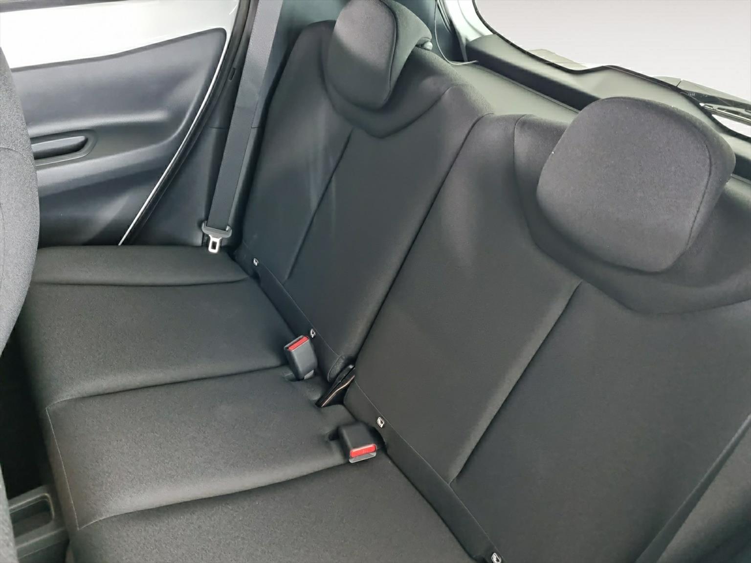 TOYOTA Aygo X 1.5 VVT-i HSD Comfort-image-13