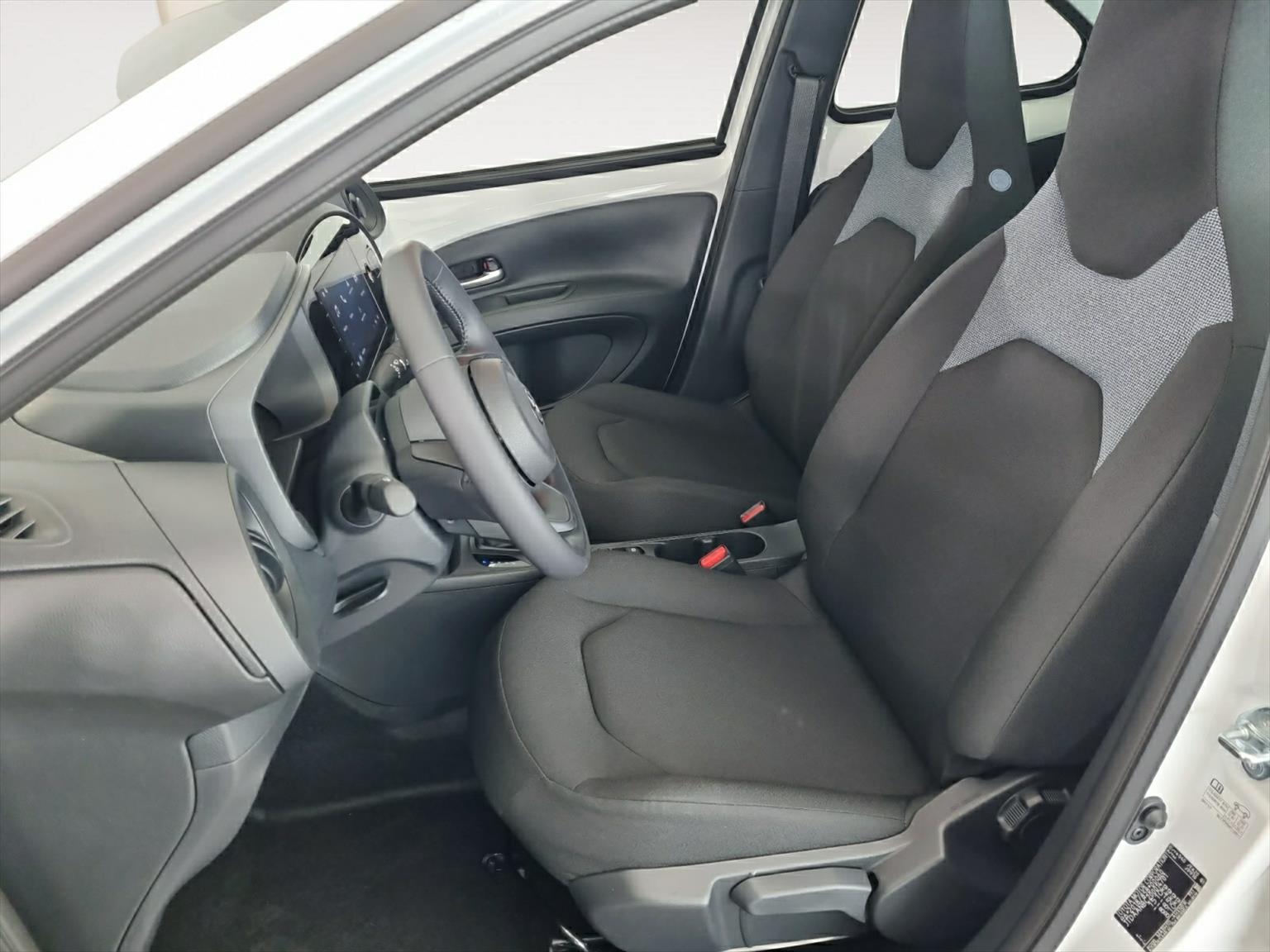 TOYOTA Aygo X 1.5 VVT-i HSD Comfort-image-4